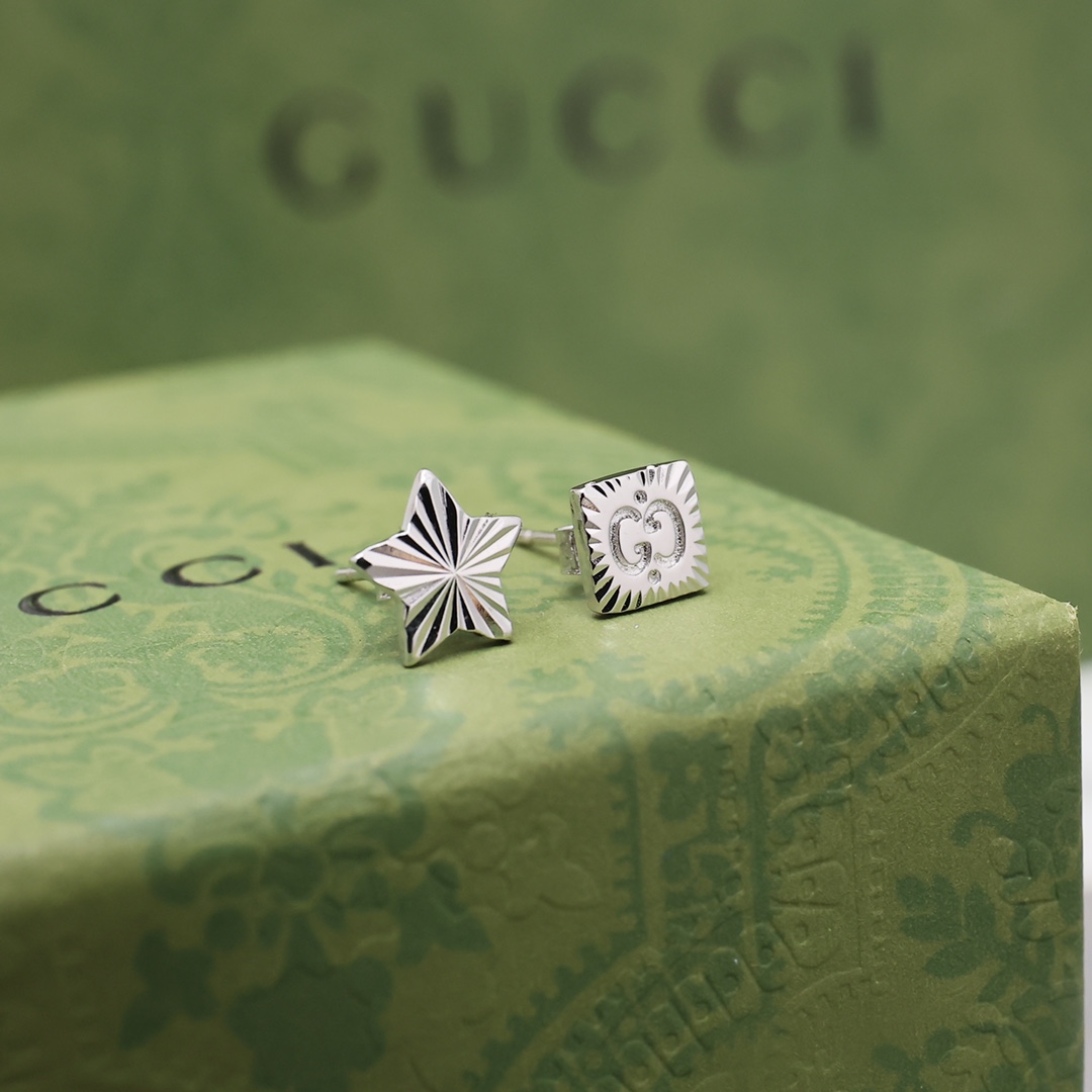  明星款式GUCCI古驰Icon系列18K白金色五角耳钉