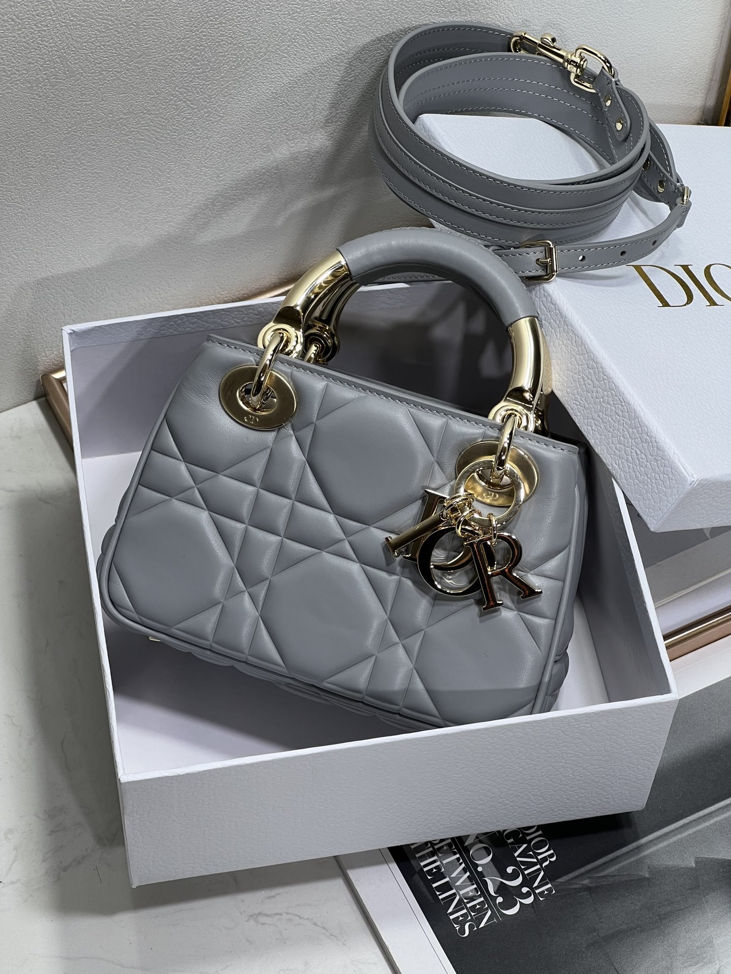 迪奥Dior顶级进口原厂羊皮出货迪奥Dior早春走秀款95-22迷你款进口头层牛皮尺寸19x13x8cm