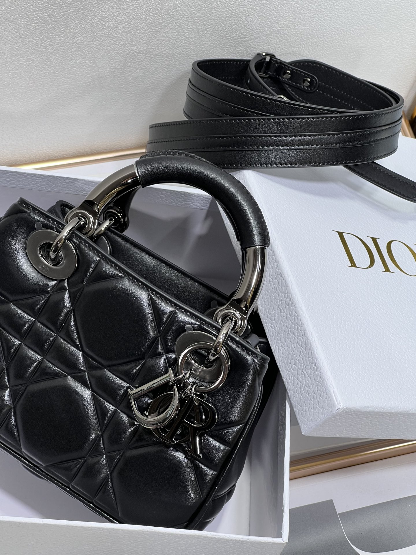 迪奥Dior顶级进口原厂羊皮出货迪奥Dior2023早春走秀款95-22迷你款进口头层牛皮尺寸19x13