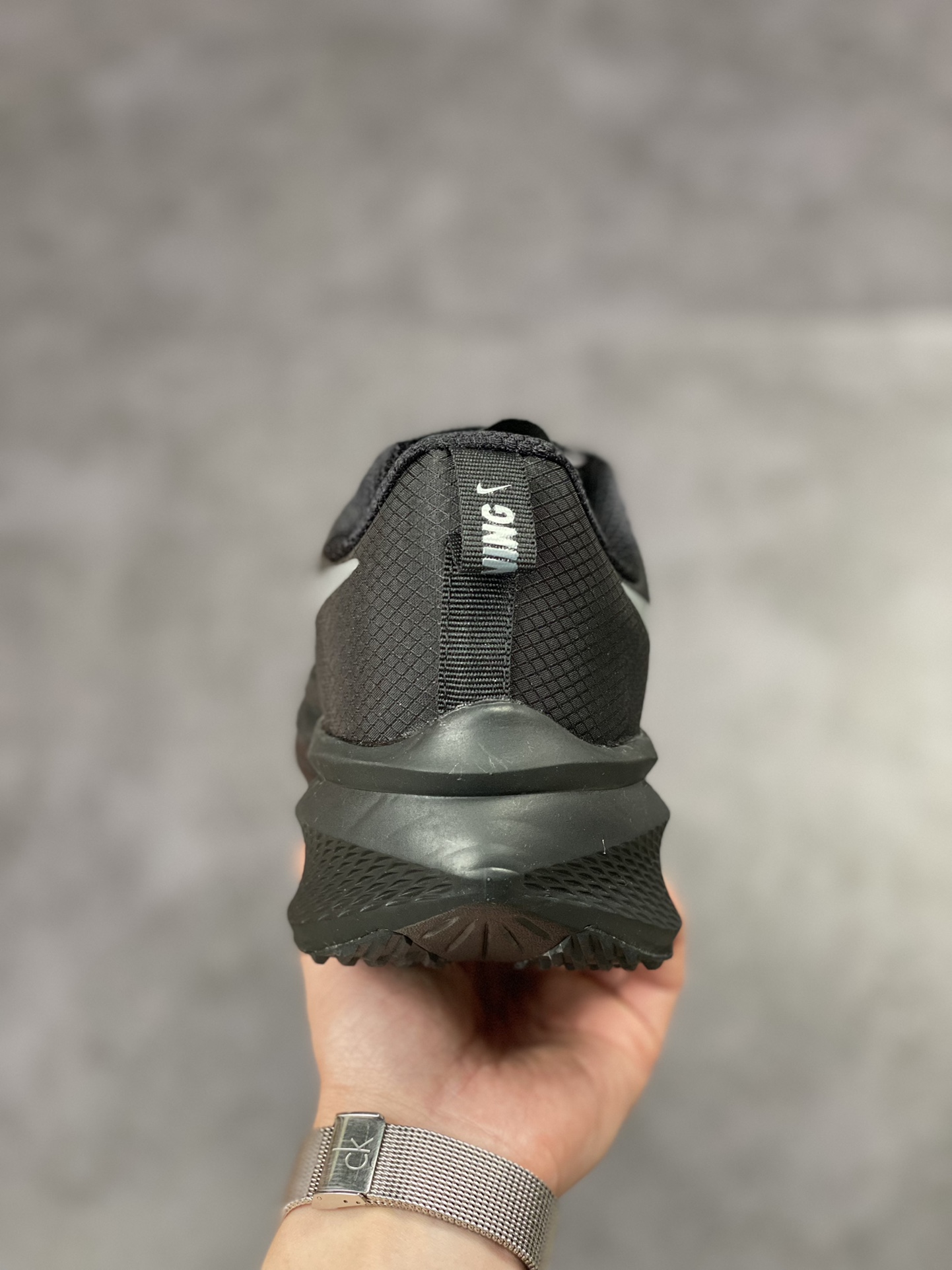 170 Nike Air Zoom Viale 维亚尔系列运动跑鞋 采用蝉翼透气构成鞋面CW7358-883