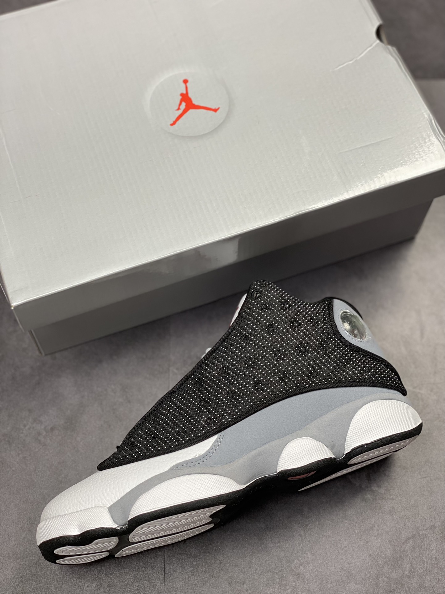 190 Air Jordan 13 Retro 黑白燧石 DJ5982-060