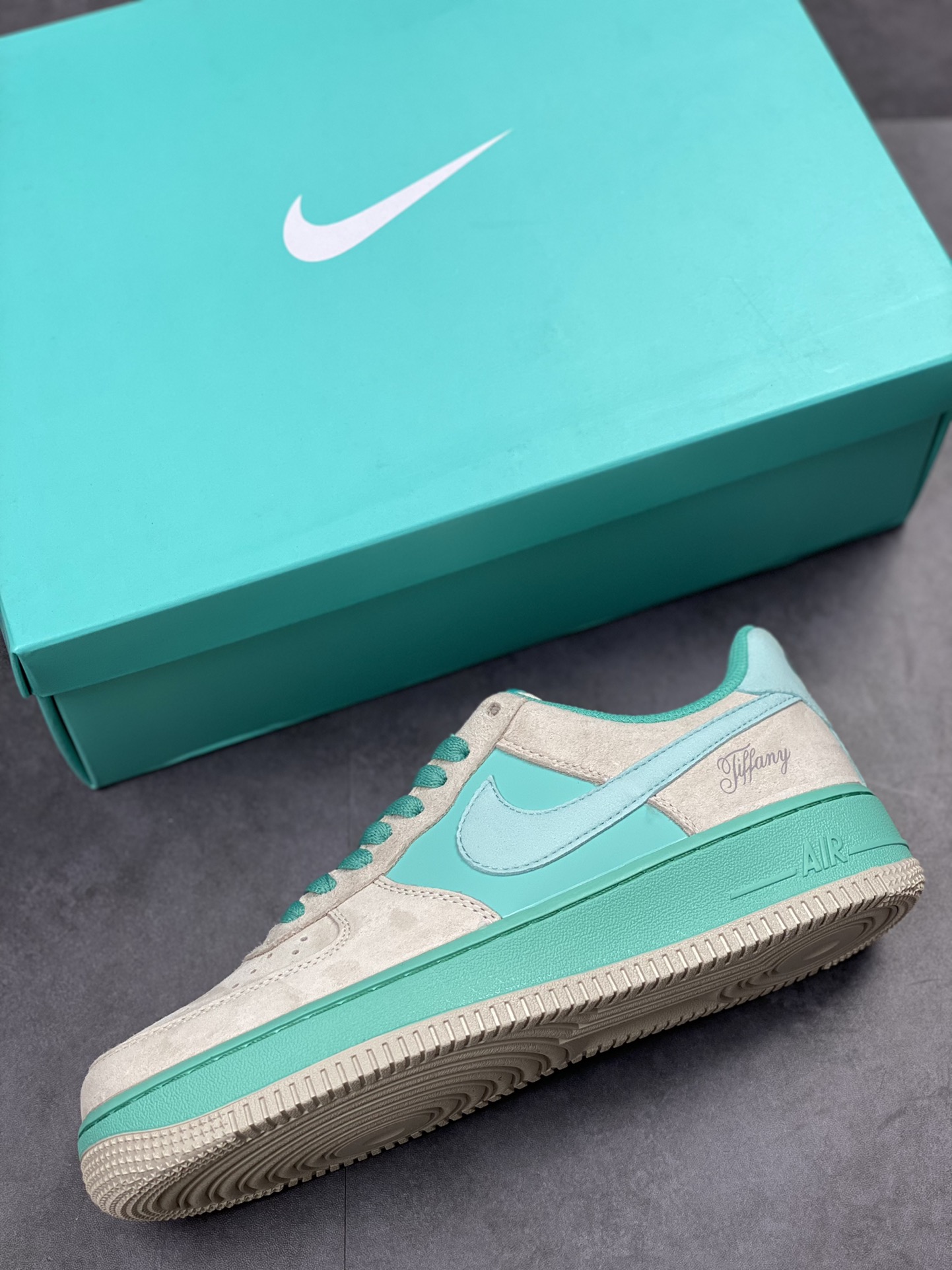 270 蒂芙尼 Tiffany & Co. x Nike Air Force 1 Low DZ1382-222