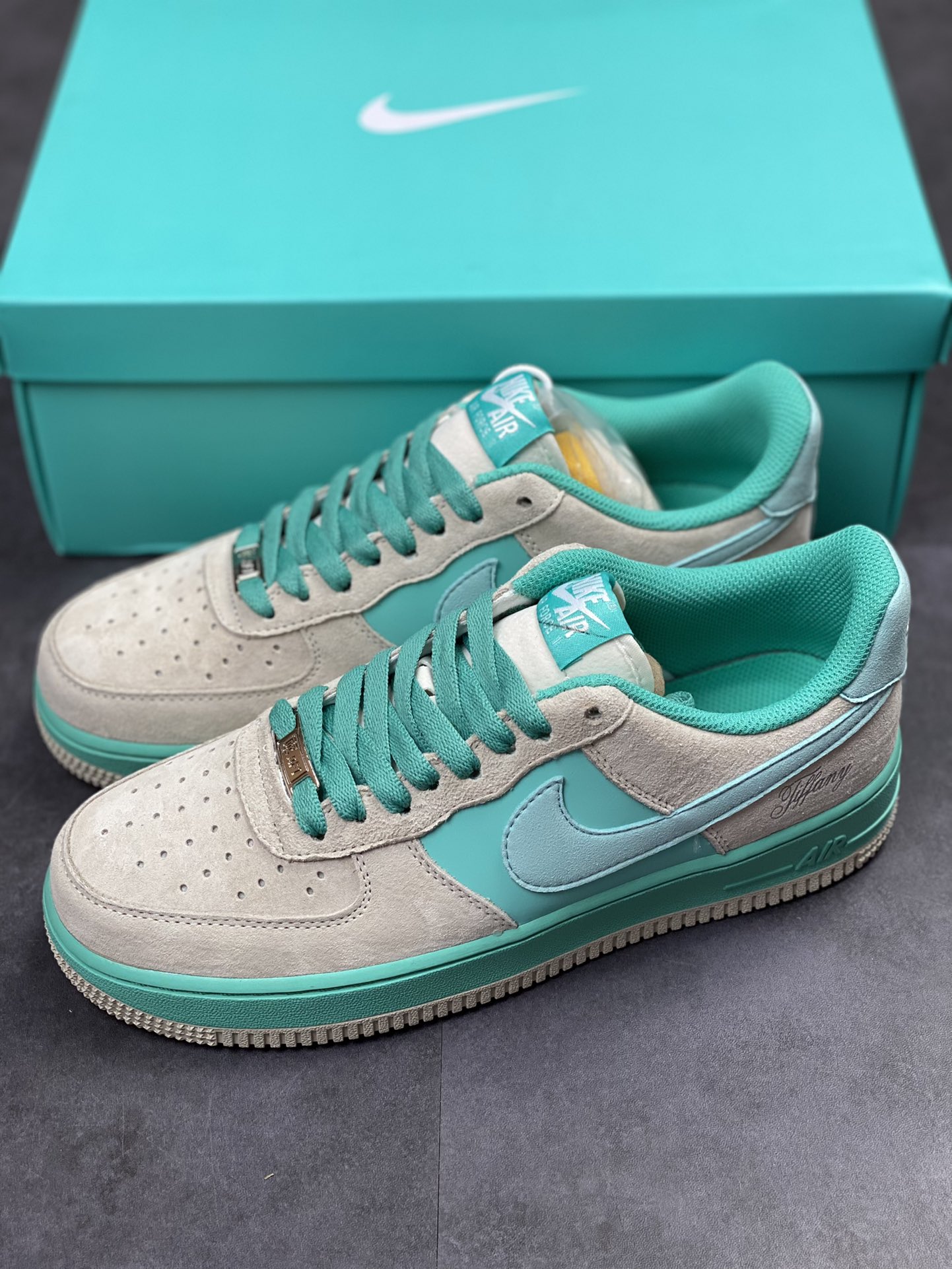 270 蒂芙尼 Tiffany & Co. x Nike Air Force 1 Low DZ1382-222