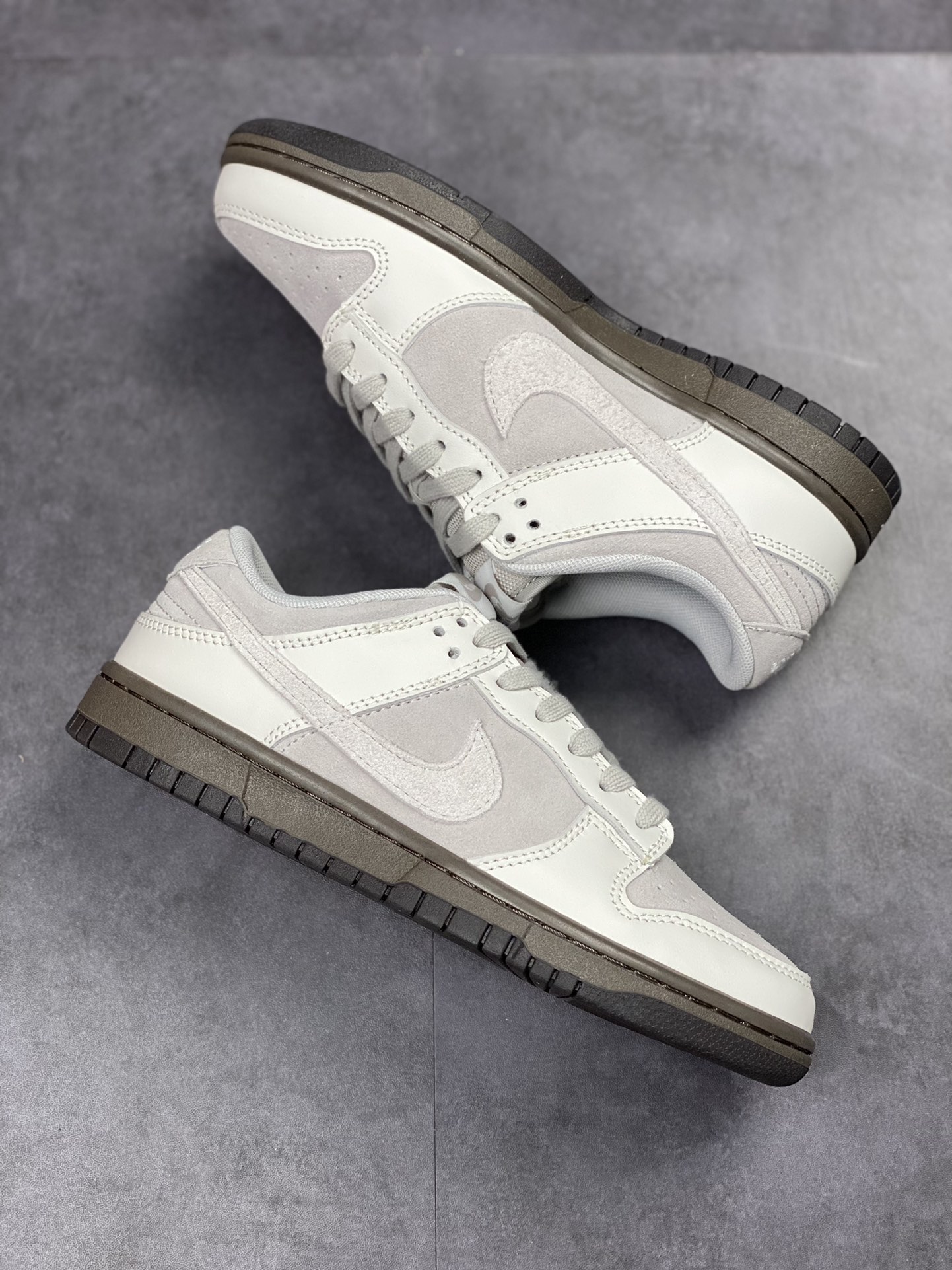 240 Nike SB Dunk Low ”Ironstone” 矿石灰 FD9746-001