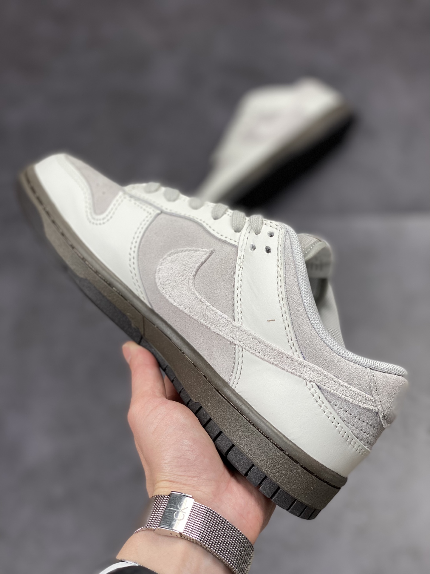 240 Nike SB Dunk Low ”Ironstone” 矿石灰 FD9746-001