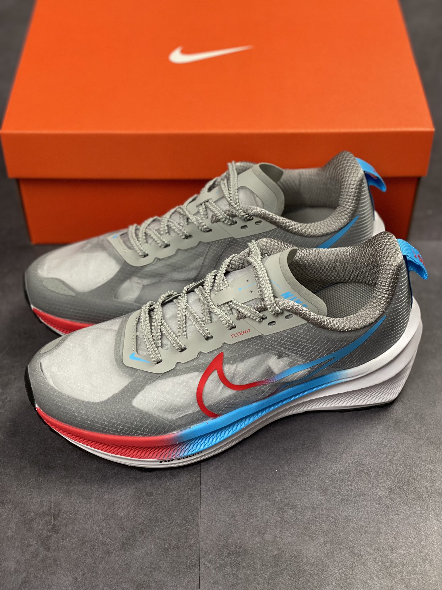 170 Nike Air Zoom Viale 维亚尔系列运动跑鞋 CW7358-886