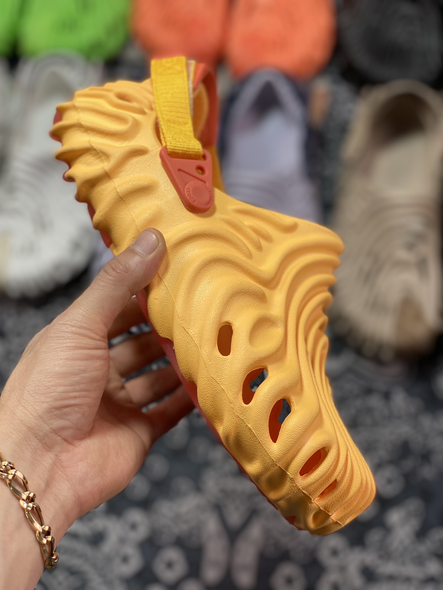 Salehe Bembury x Crocs Pollex Clog Fingerprint Spine Series Summer Slippers ”Orange” 207393-837