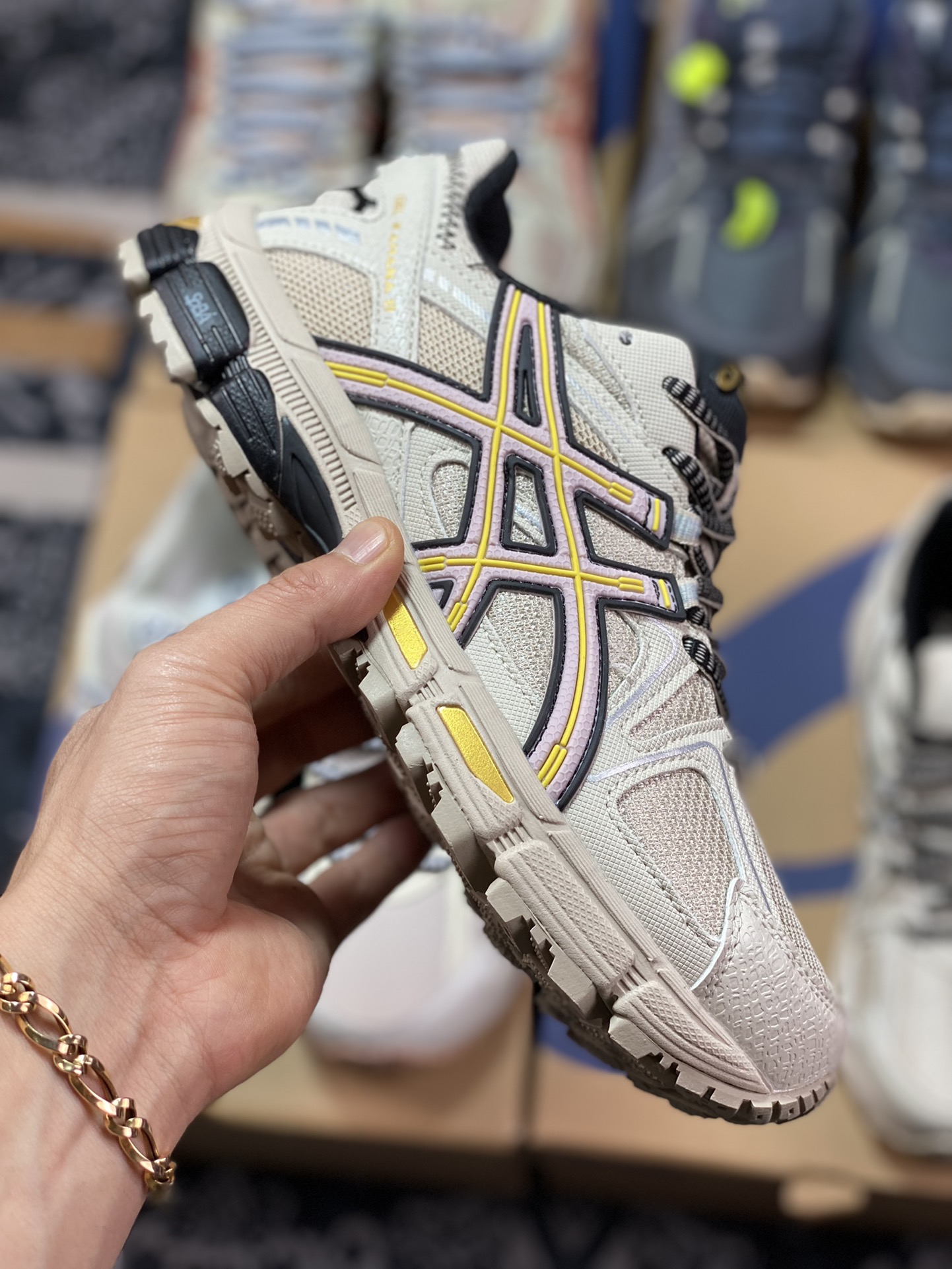 200  原装级别 Asics Gel-Kahana 8 系列 卡其 亚瑟士经典户外跑鞋 1011B109-201