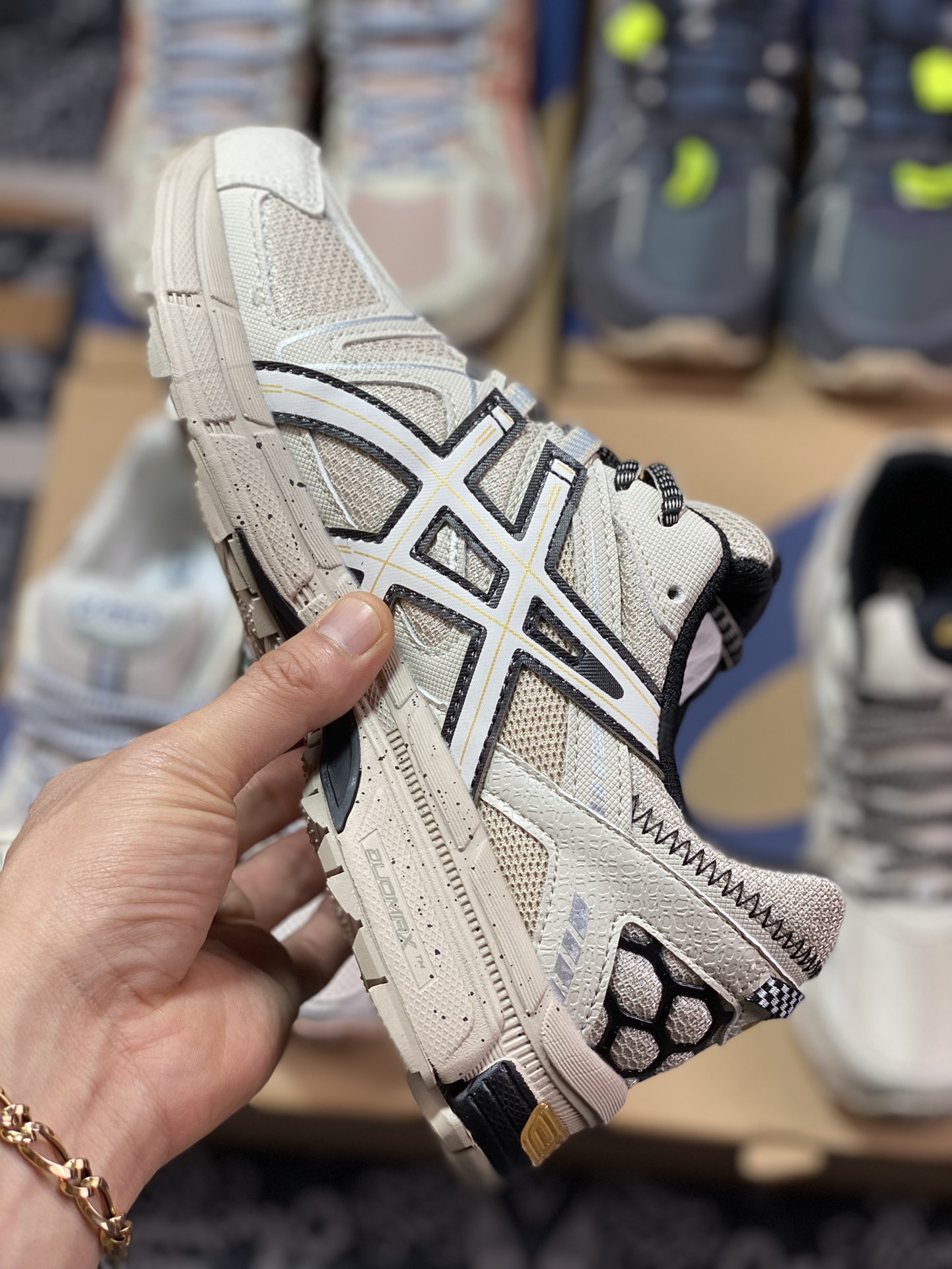 200  原装级别 Asics Gel-Kahana 8 系列 卡其 亚瑟士经典户外跑鞋 1011B109-201