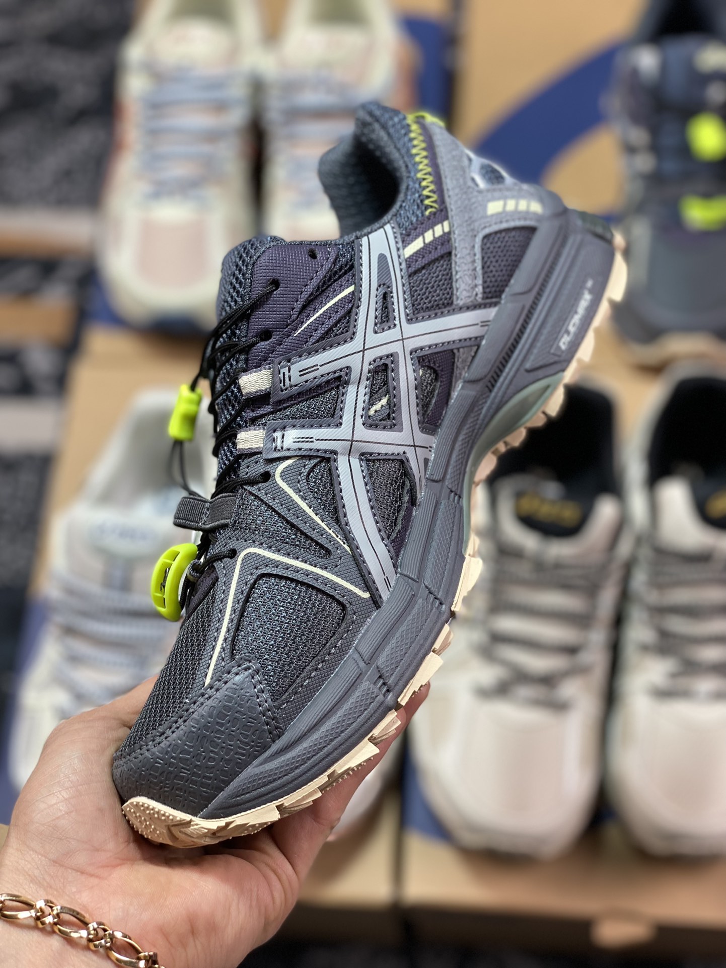 200  原装级别Asics Gel-Kahana 8 系列 深灰 亚瑟士经典户外跑鞋1011B387-021