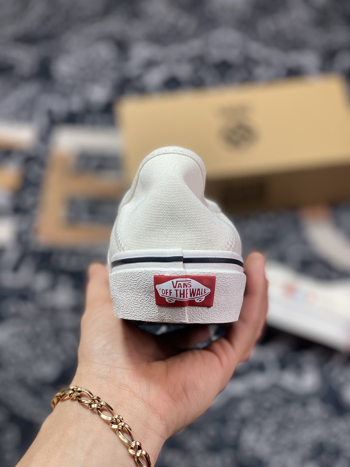 150   Vans Authentic VR3白色刺绣小花