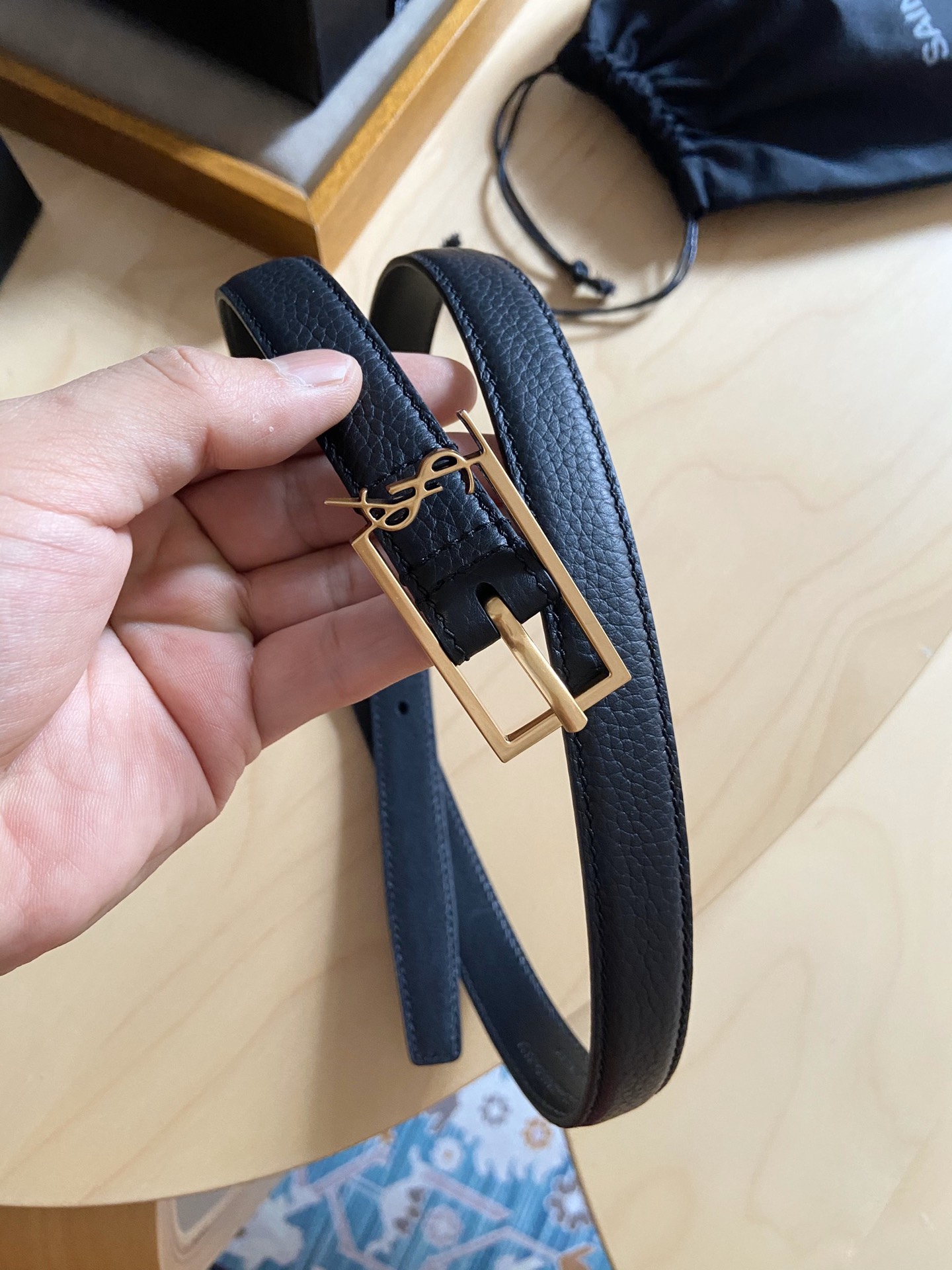 Saint Laurent 180 伊夫圣罗兰YSL 自诞生的那一刻起 就在人们心中留下了色彩缤纷 浪漫高雅的形象
