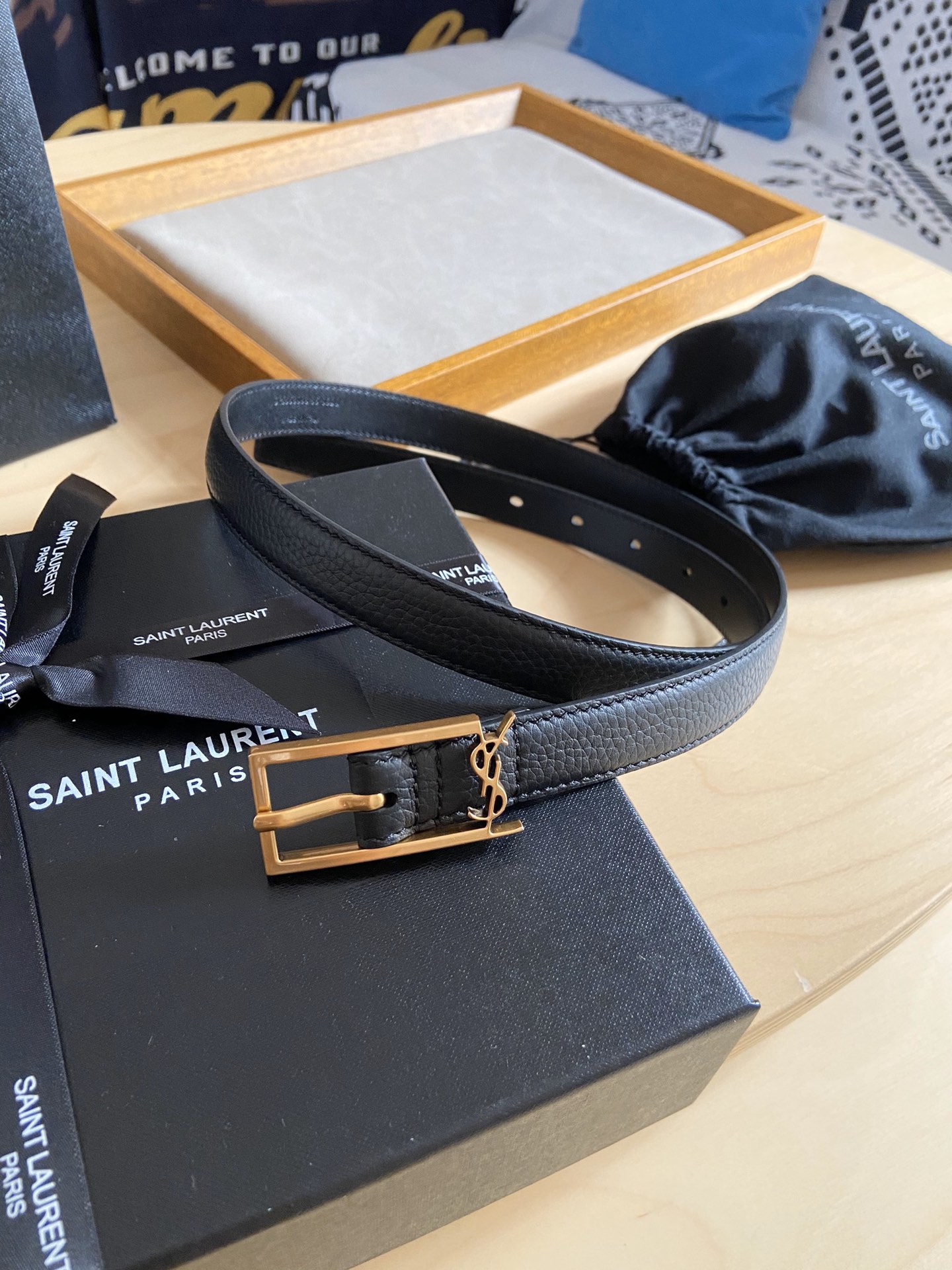 Saint Laurent 180 伊夫圣罗兰YSL 自诞生的那一刻起 就在人们心中留下了色彩缤纷 浪漫高雅的形象