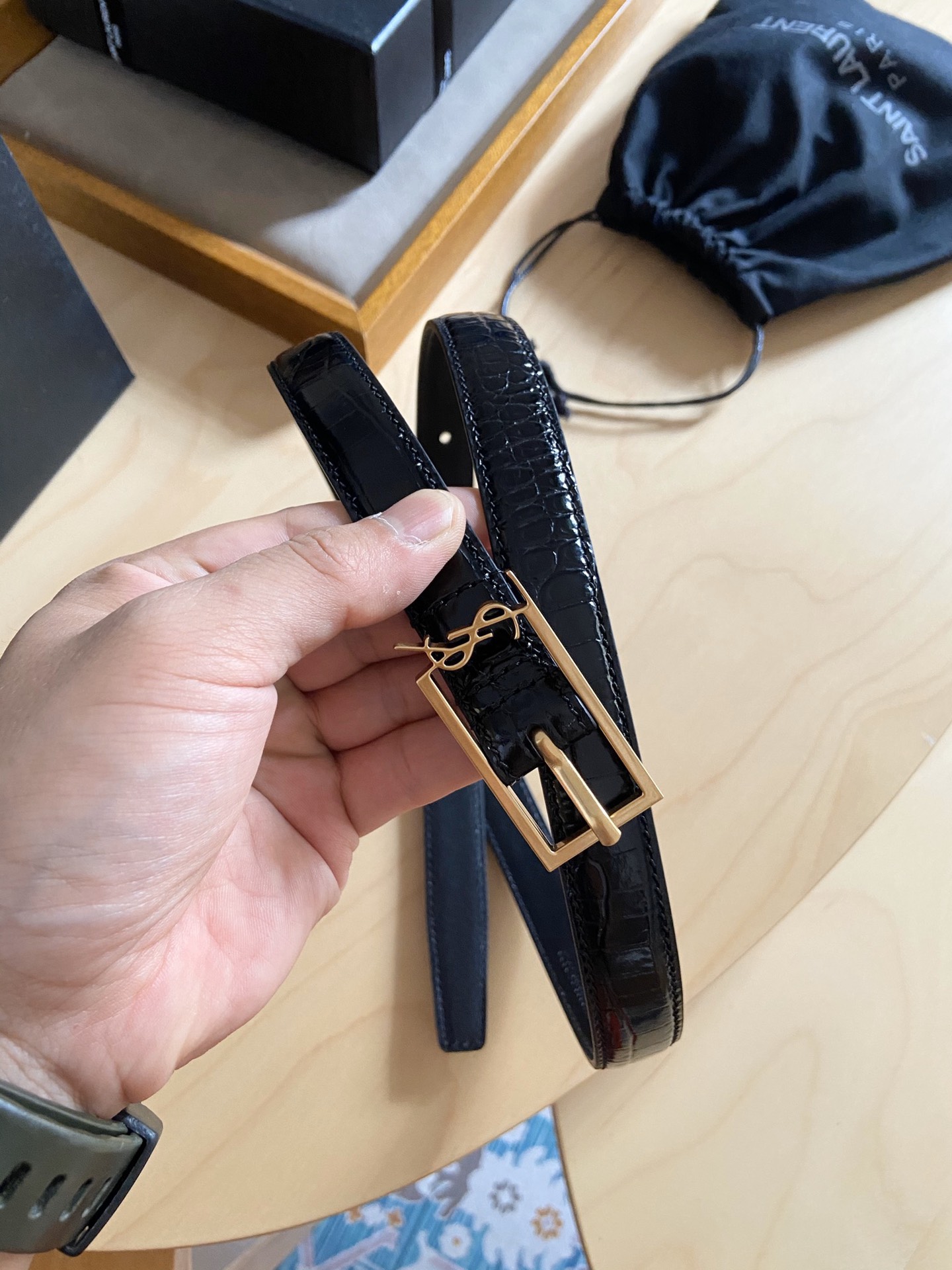 Saint Laurent 180 伊夫圣罗兰YSL 自诞生的那一刻起 就在人们心中留下了色彩缤纷 浪漫高雅的形象