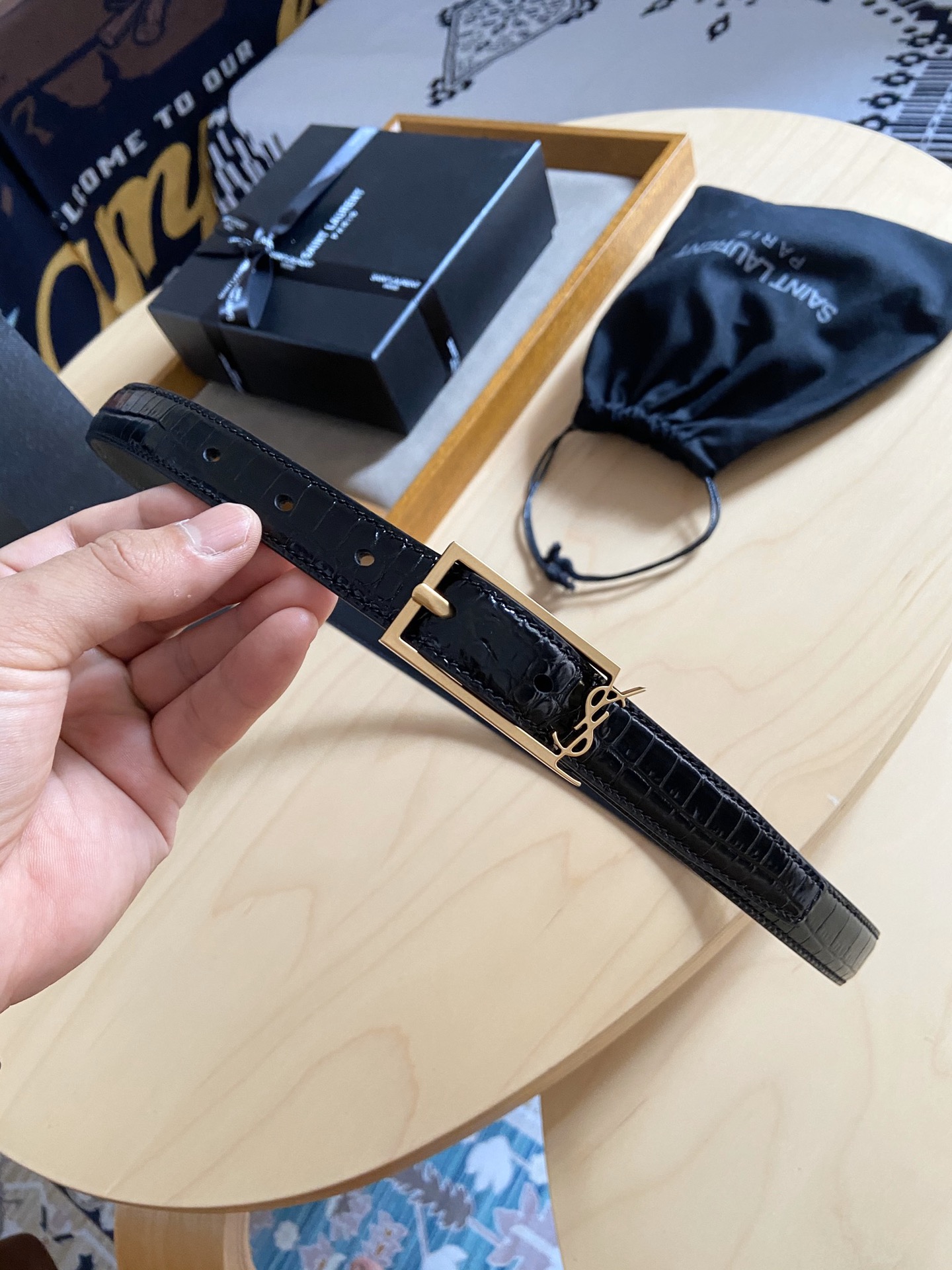 Saint Laurent 180 伊夫圣罗兰YSL 自诞生的那一刻起 就在人们心中留下了色彩缤纷 浪漫高雅的形象