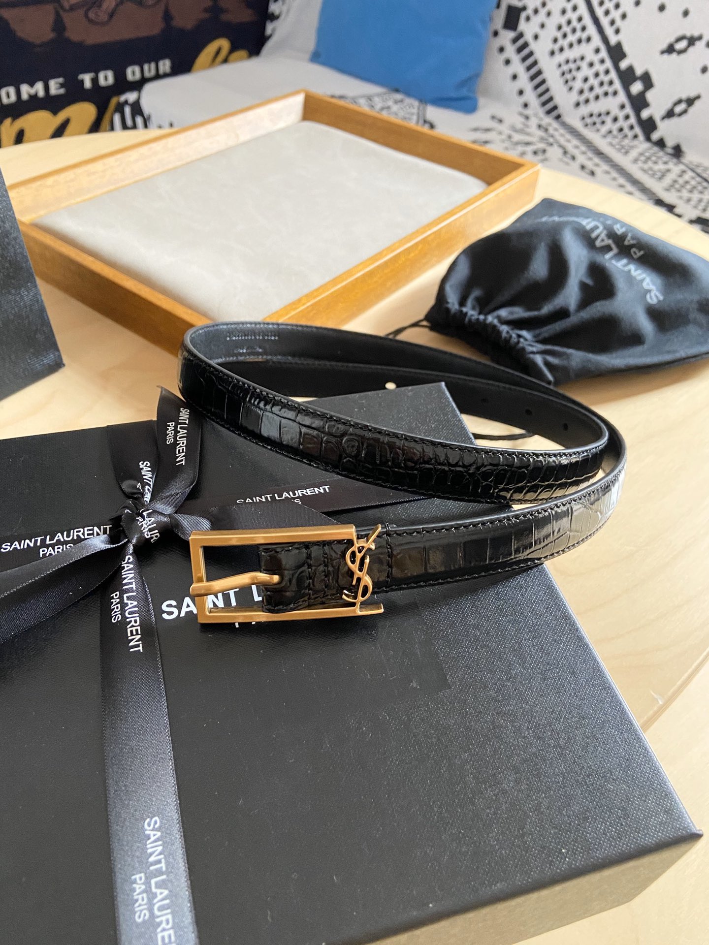 Saint Laurent 180 伊夫圣罗兰YSL 自诞生的那一刻起 就在人们心中留下了色彩缤纷 浪漫高雅的形象