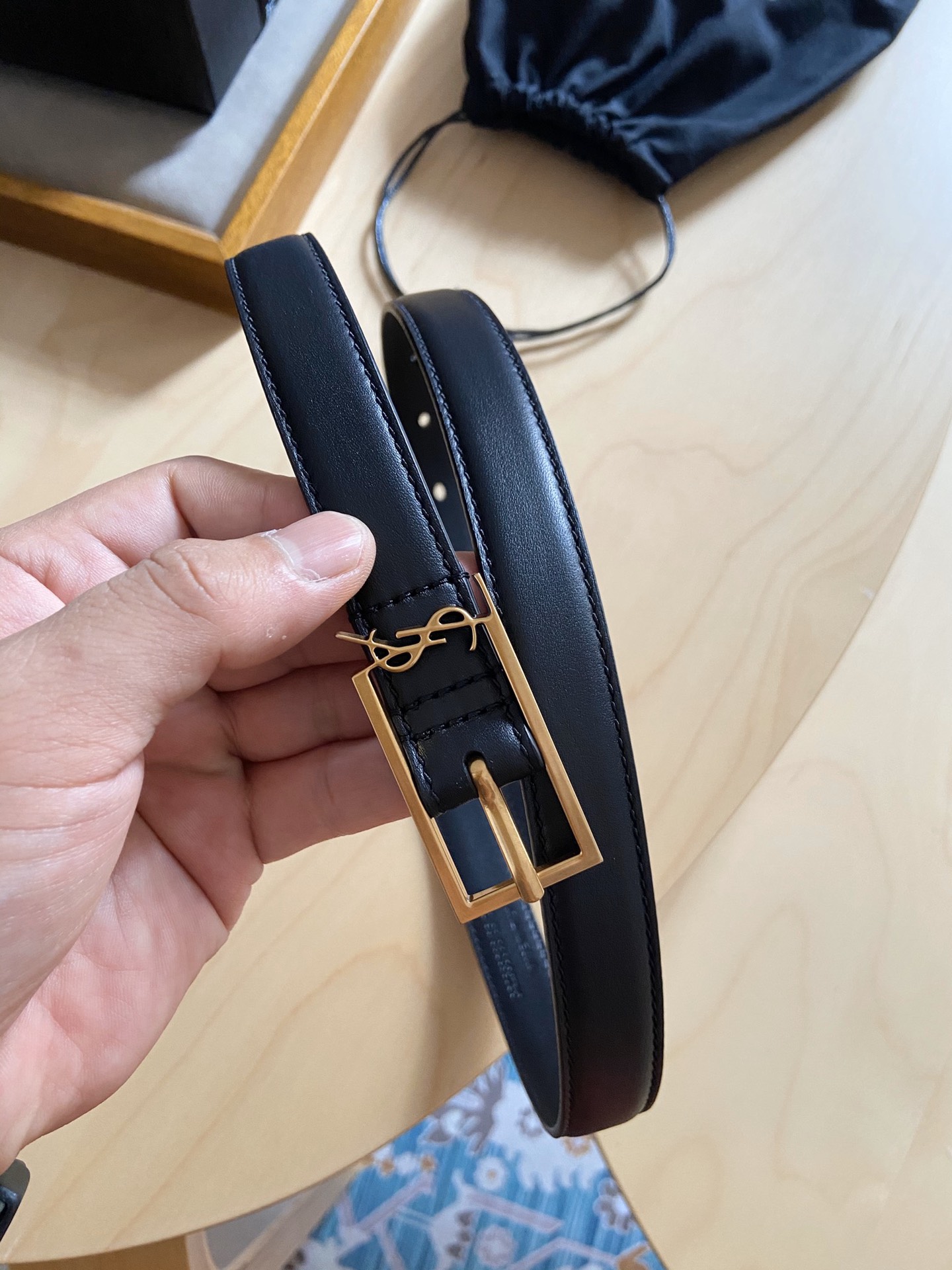 Saint Laurent 180 伊夫圣罗兰YSL 自诞生的那一刻起 就在人们心中留下了色彩缤纷 浪漫高雅的形象