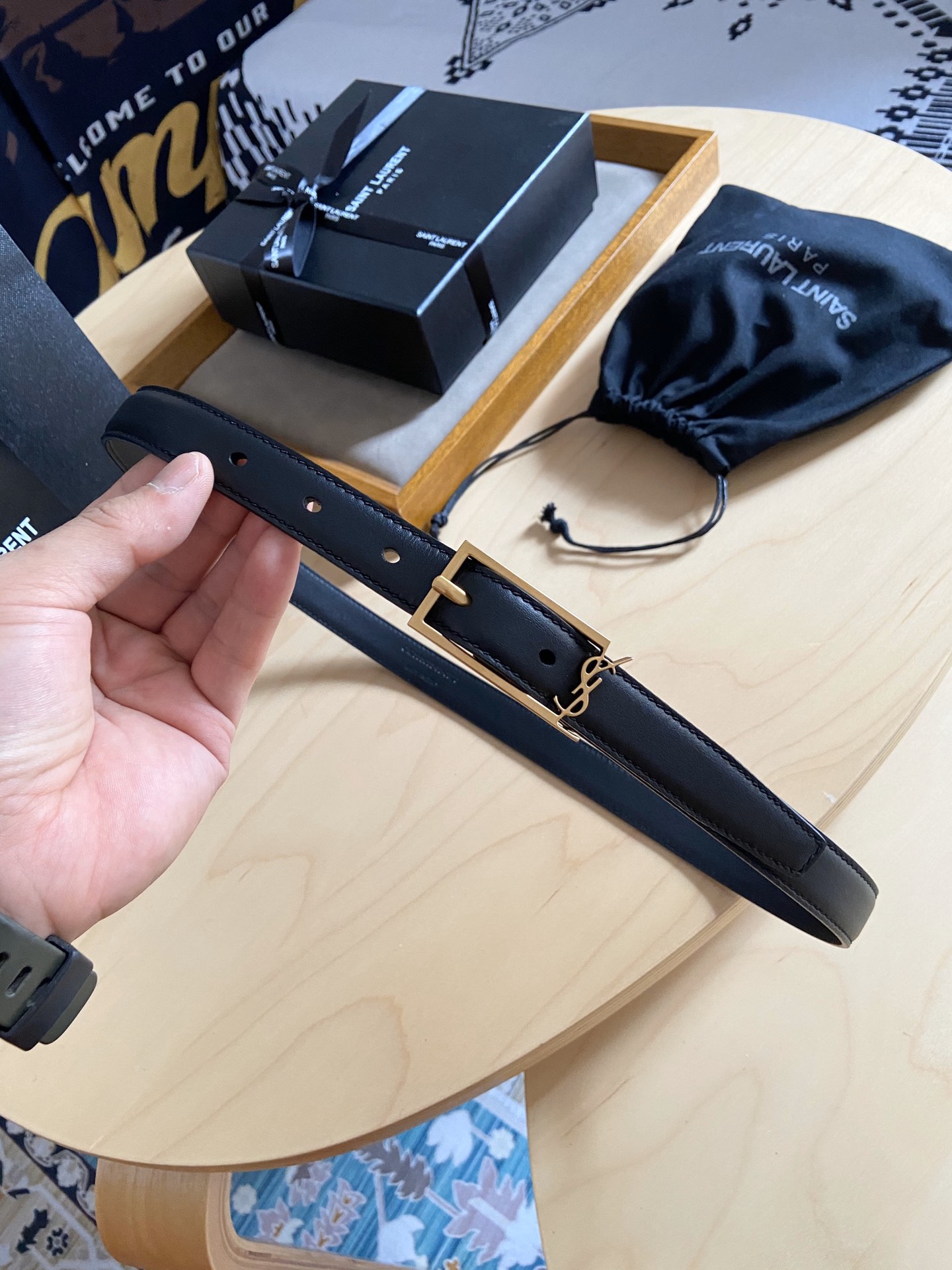 Saint Laurent 180 伊夫圣罗兰YSL 自诞生的那一刻起 就在人们心中留下了色彩缤纷 浪漫高雅的形象