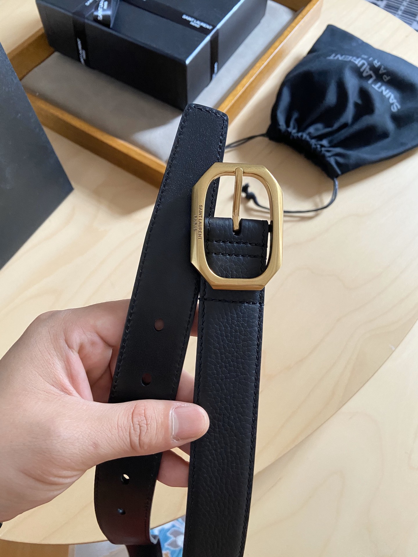 Saint Laurent 200 伊夫圣罗兰YSL 自诞生的那一刻起 就在人们心中留下了色彩缤纷 浪漫高雅的形象