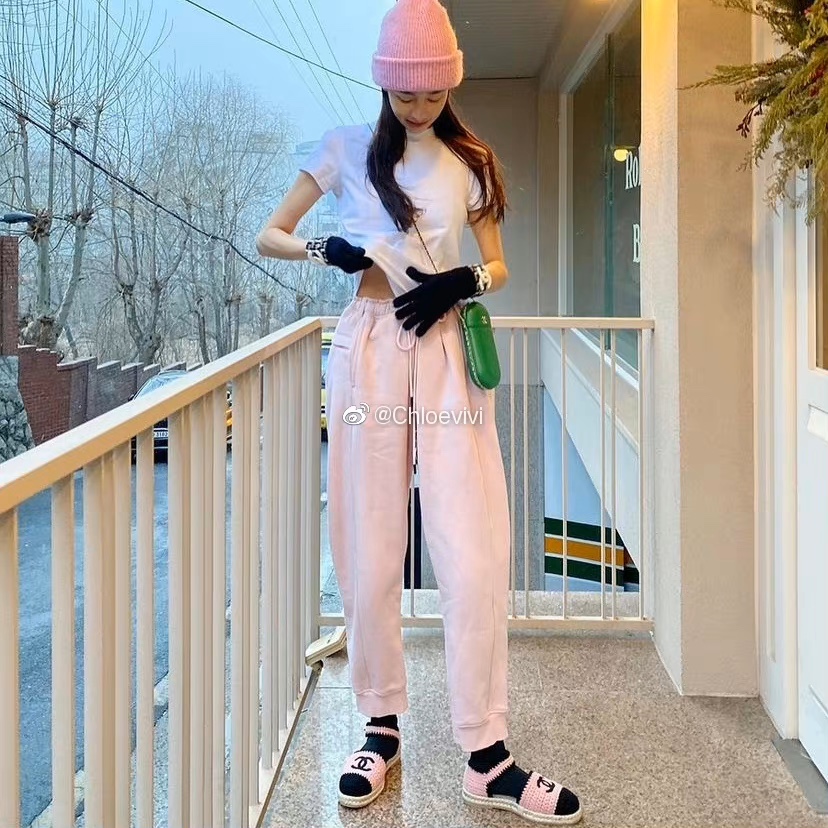 NO:248668,【Spot sale】 * 23 vacation style!  Counter [authentic level] version!  !  The counter is a big hit, the counter is love at a glance, and all 22p is really collected, and they are so beautiful that they blink reluctantly. Fisherman sandals are breathable and simple, and they are versatile in daily life. This series is now available for sale!  !  The counter is purchased for 8,800!  !  The same counter is exclusive high-end handicraft workshop crochet, and the counters on the entire network can compare the inspection levels!  !  Different without reason to return and exchange. Official catalogue Number 35-40 are equipped with genuine Italian packaging, sandals, sandals, espadrilles19860909【现货发售】 * 23度假款！ 专柜【正品级】版本！！ 专柜大爆款,专柜一眼爱,22p真的统统都收了,都美的不舍的眨眼,渔夫凉鞋透气简单,日常百搭,本系列现已登陆发售！！ 专柜以8800购入！！同专柜独家高级手工坊钩织,全网专柜可对比验货级别！！不一样无理由退换货. 官方目录 码数35-40 均配有意大利正品包装,凉鞋,sandals,espadrilles,Women's Shoes