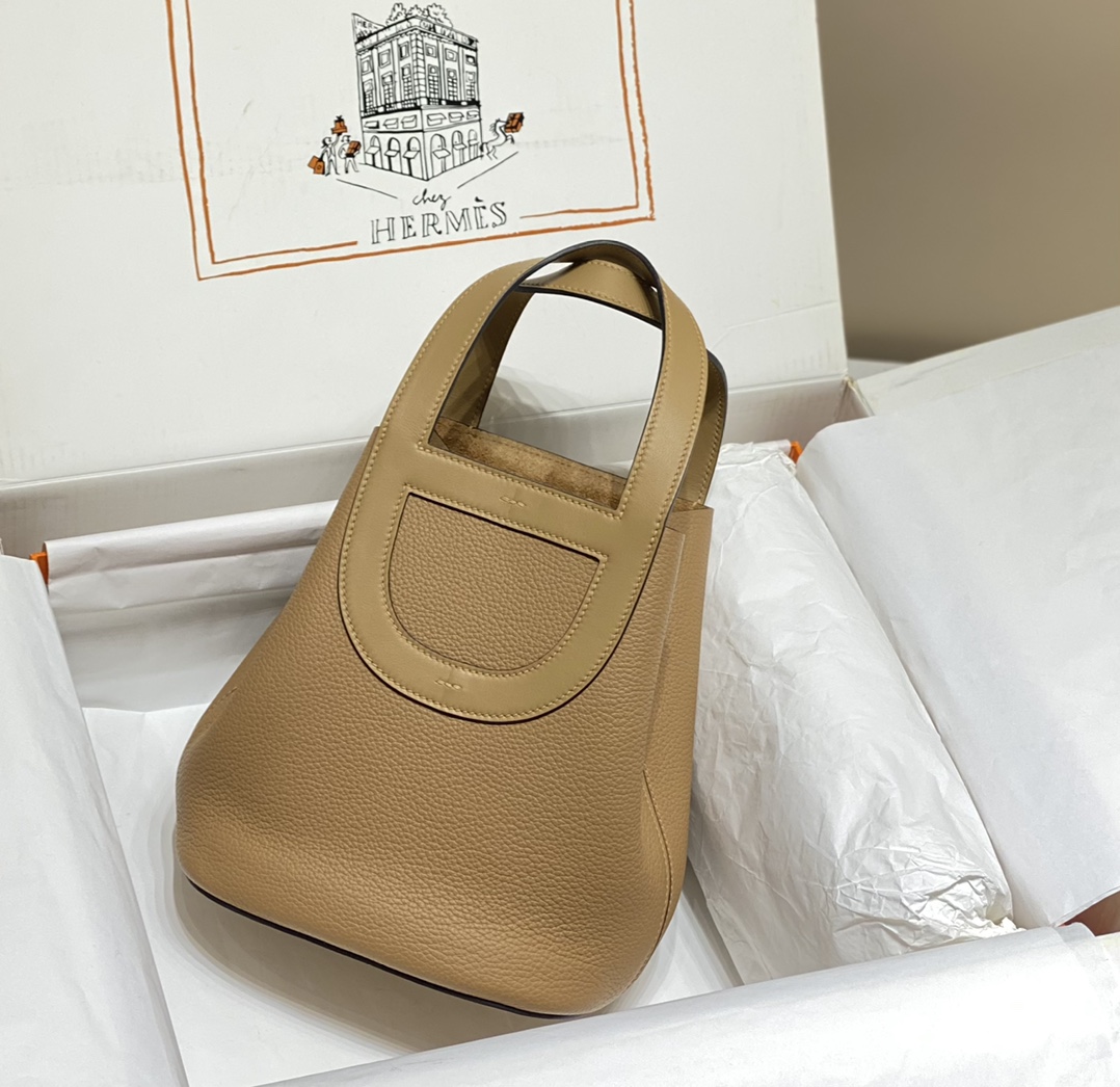 Hermès 专柜款经典手袋 2