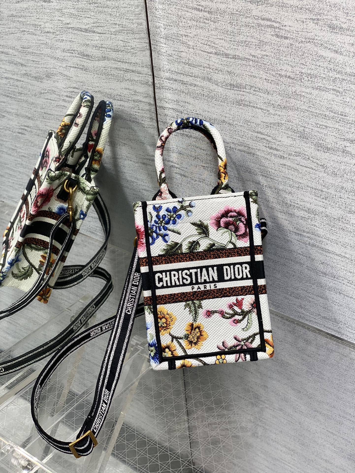 [Dior Women