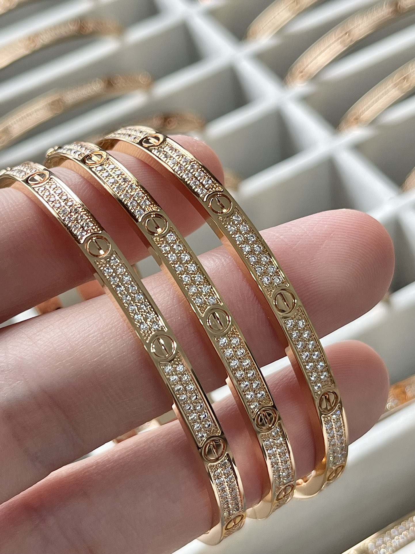 Cartier 卡地亚 玫瑰金窄版满天星手镯