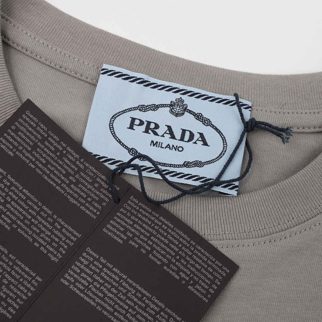 170 PRADA/普拉达 白色三角徽标logo情侣款短袖TEE