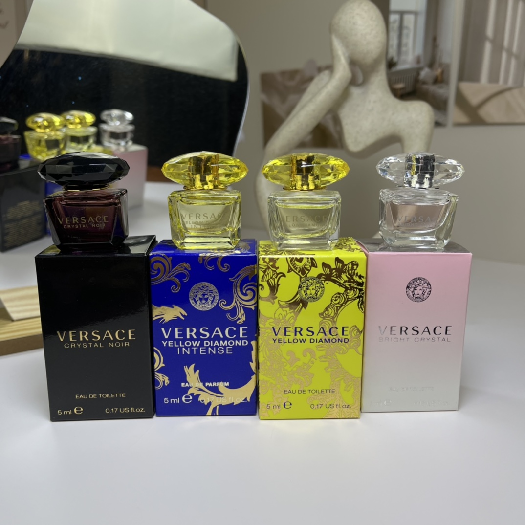 Versace Crystal Diamond Collection Mini Perfume Set - 4 x 5ml 6 i1680783789 5305 4