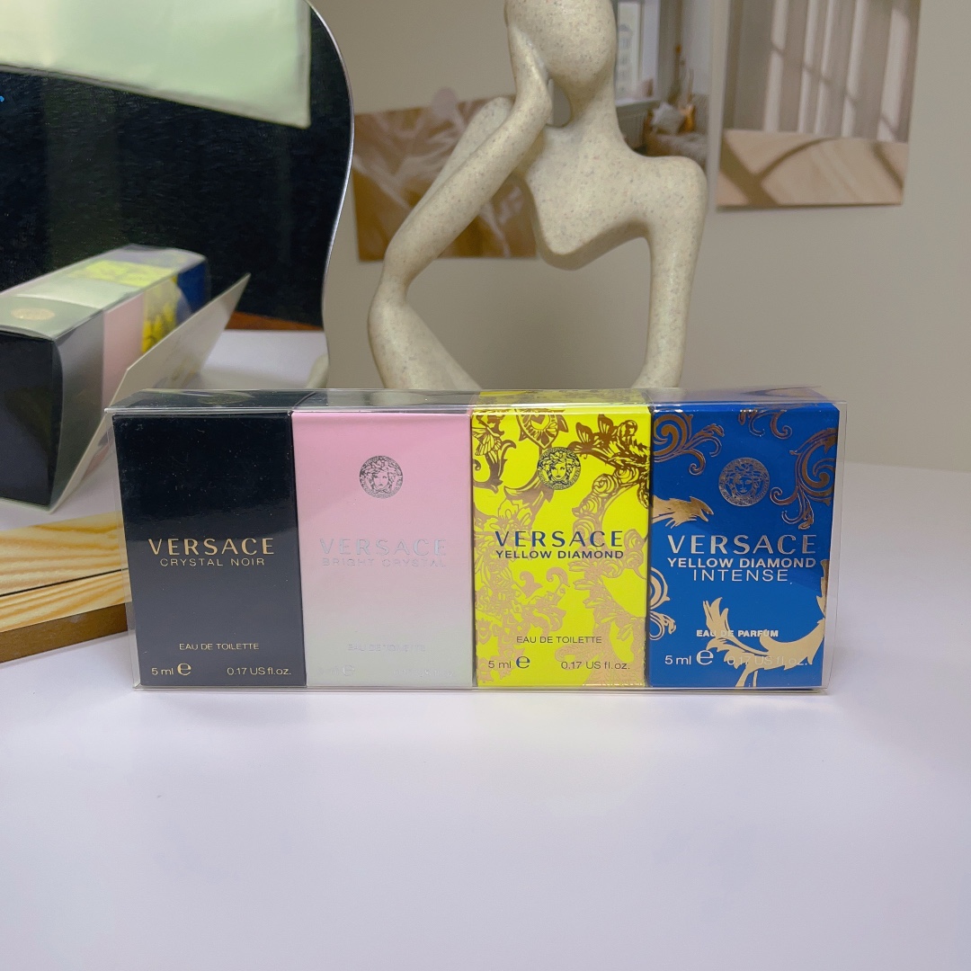 Versace Crystal Diamond Collection Mini Perfume Set - 4 x 5ml 2 i1680783789 6057 0