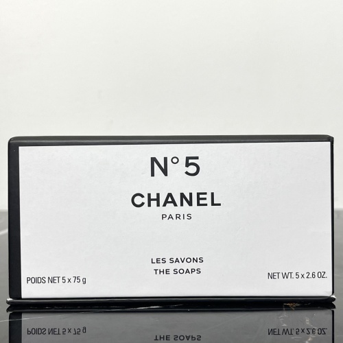 Chanel N°5 The Soaps, 5 x 75g - Rose and Jasmine Scented Bath and Body Soap Set 1 Chanel N°5 The Soaps, 5 x 75g - Rose and Jasmine Scented Bath and Body Soap Set