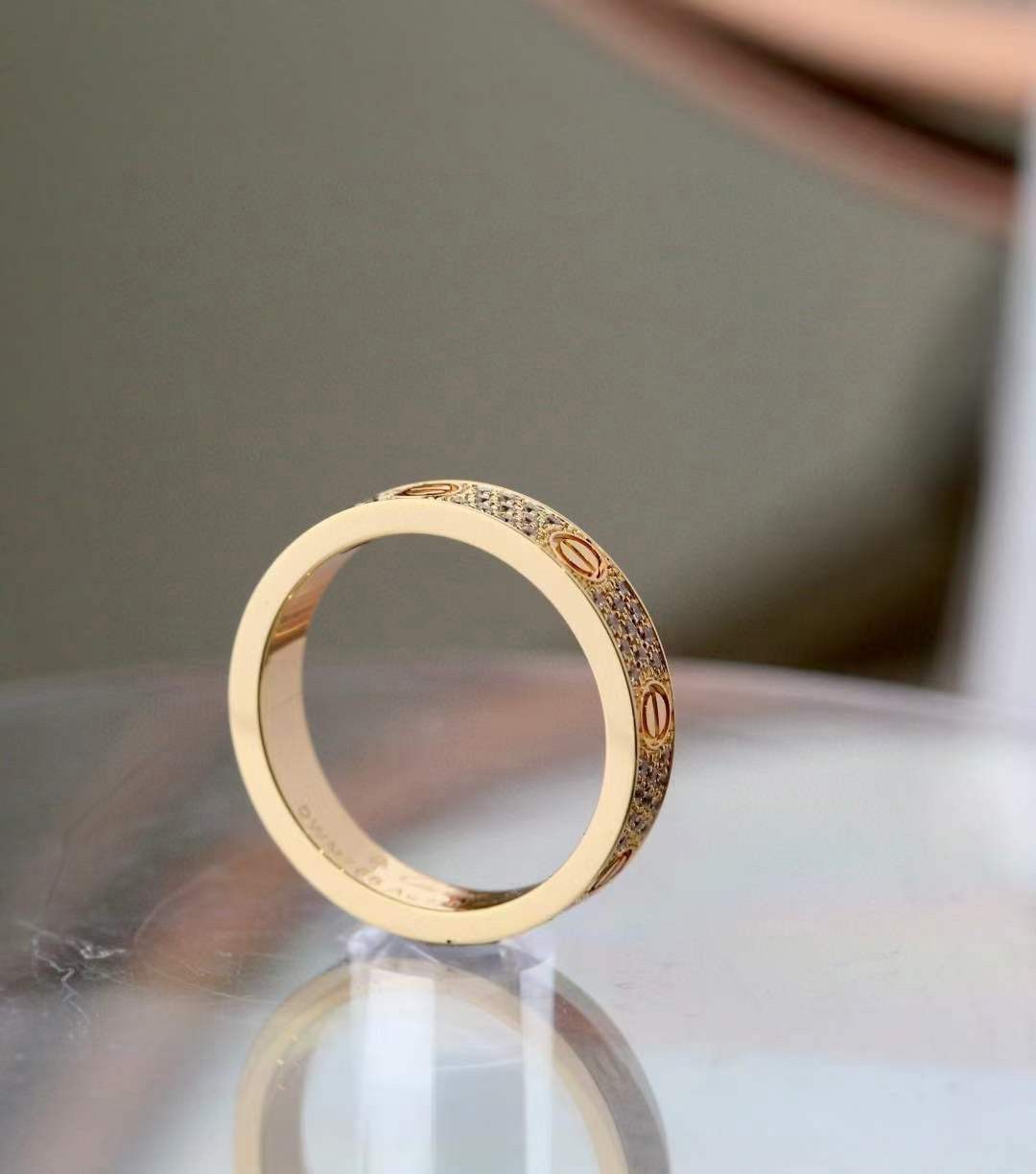 Cartier 卡地亚Cartier窄版满天星三排三钻戒指