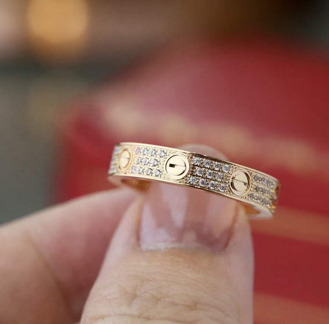 Cartier 卡地亚Cartier窄版满天星三排三钻戒指