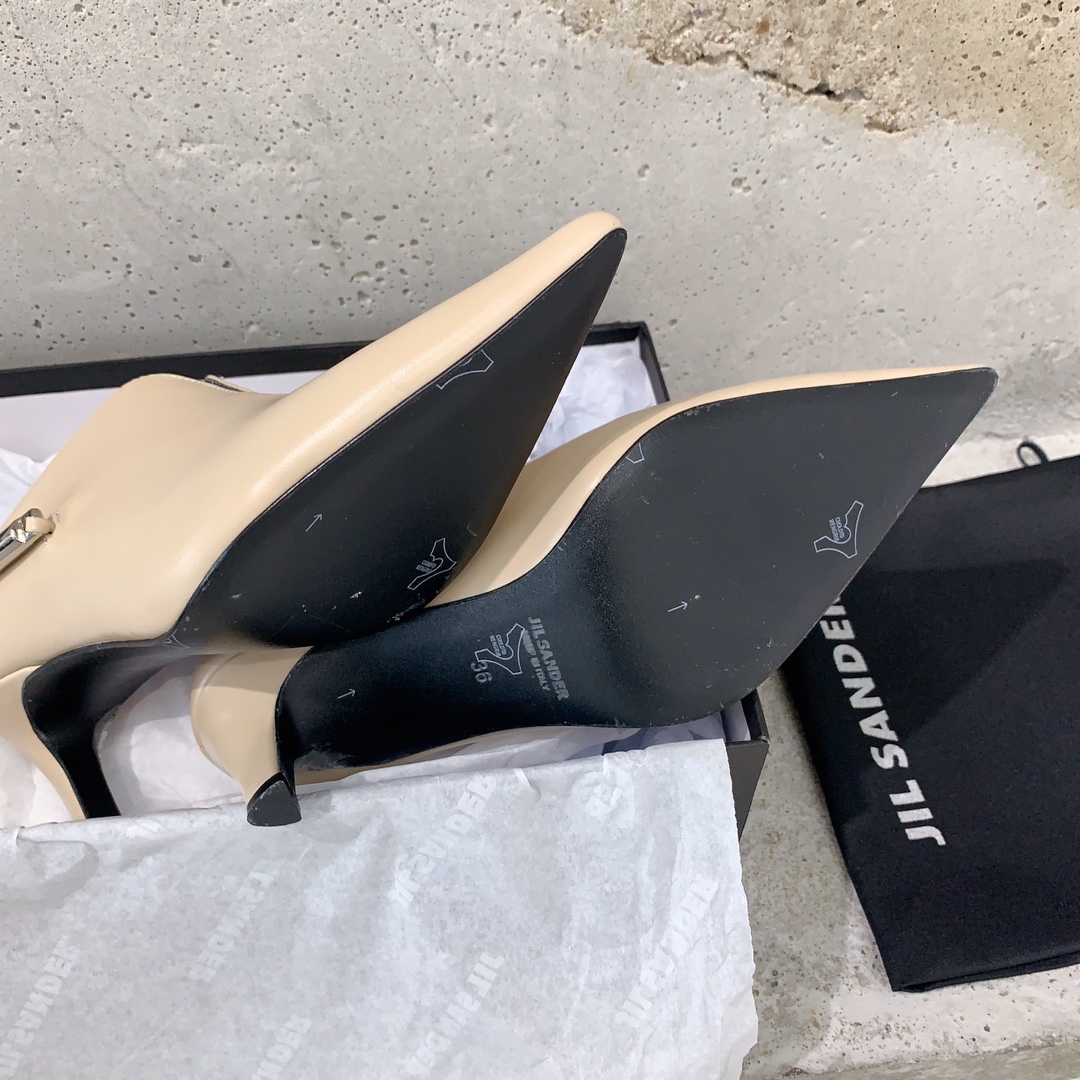 “Jil Sander 2023 Collection: Elegant French Style Ballet Shoes” - 图片 8