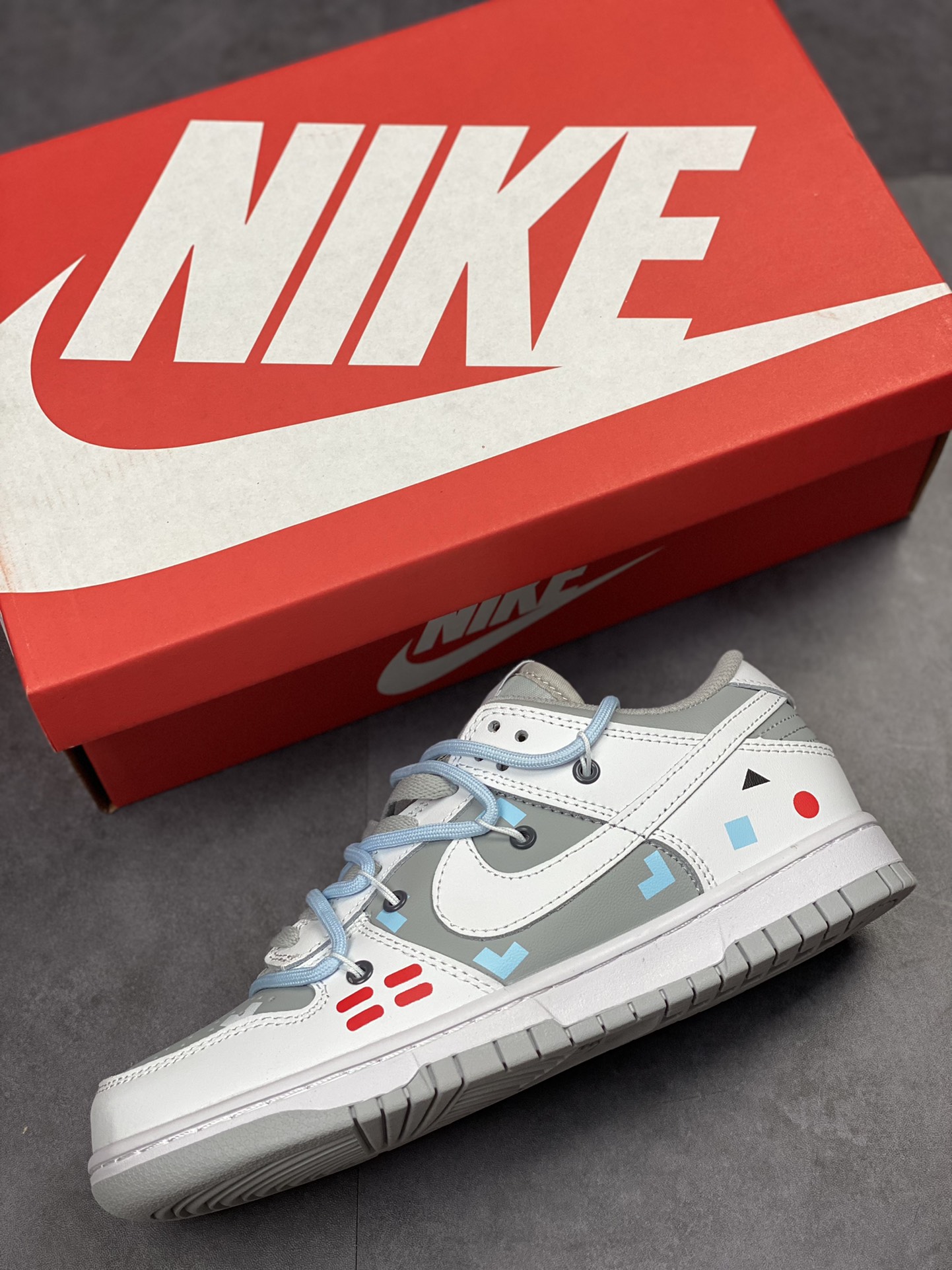 200 NIKE SB Dunk Low 白灰蓝绑带 DJ6188-003