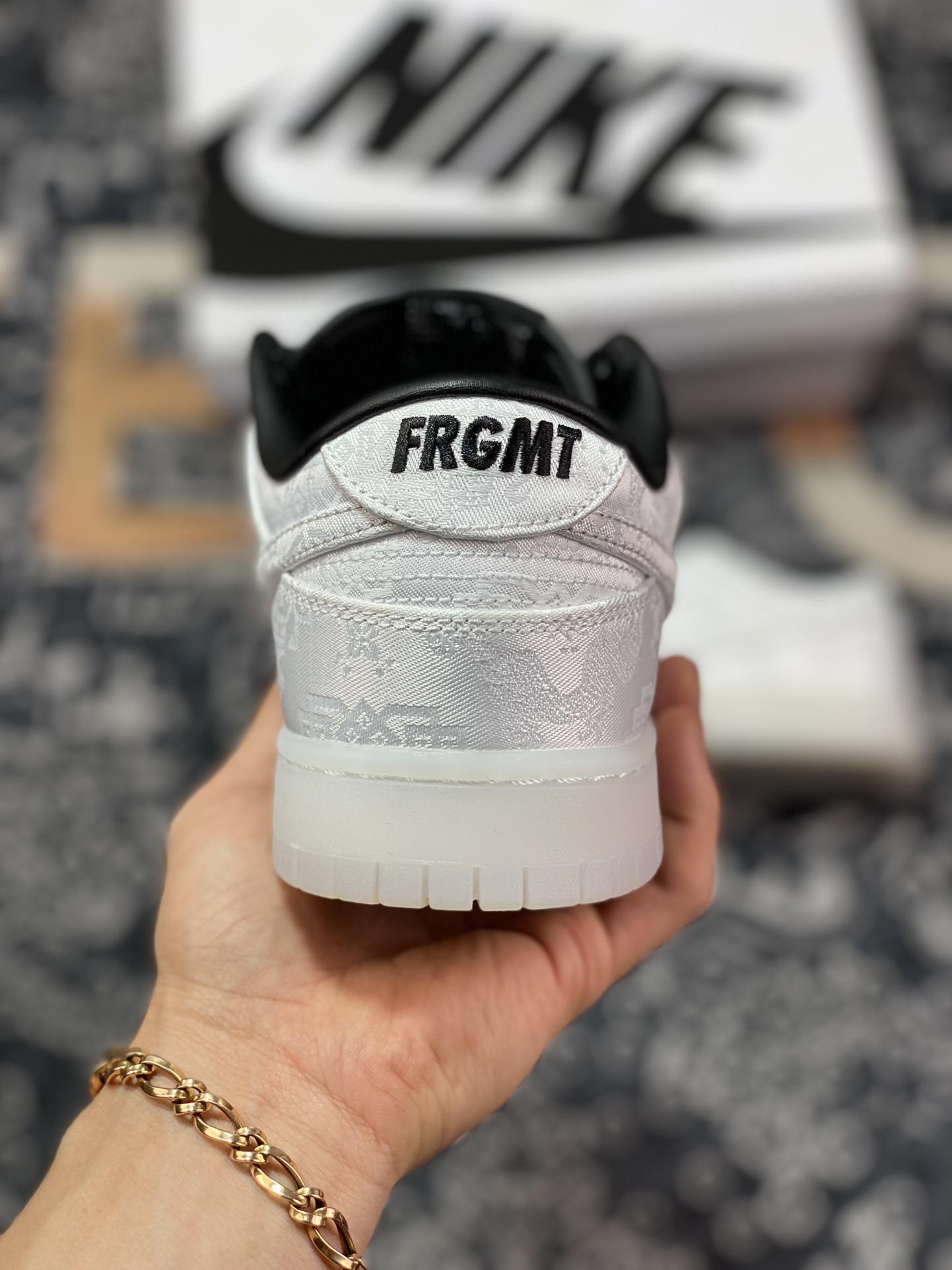 Dunk series low-cut casual sports skateboard shoes ”co-branded silk white and black scratch” 0315-110-Top High Quatity Cheap Sneakers Fashion Clothing Clothes Bags handbags Shoes of all Brand wholesale With The best Quality And Beautiful Price from China Factory Chinese suppliers wholesaler seller Dunk series low-cut casual sports skateboard shoes ”co-branded silk white and black scratch” 0315-110