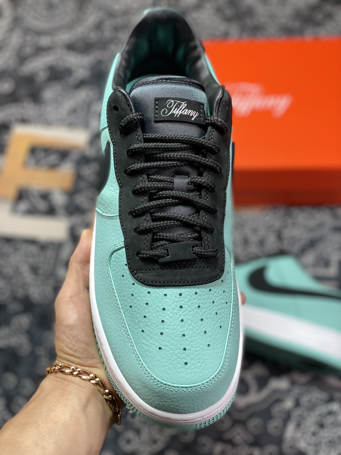 Air Force One Classic Low Top All-Match Casual Sports Shoes ”Co-branded Tiffany Blue and Black Reverse” 1382-002