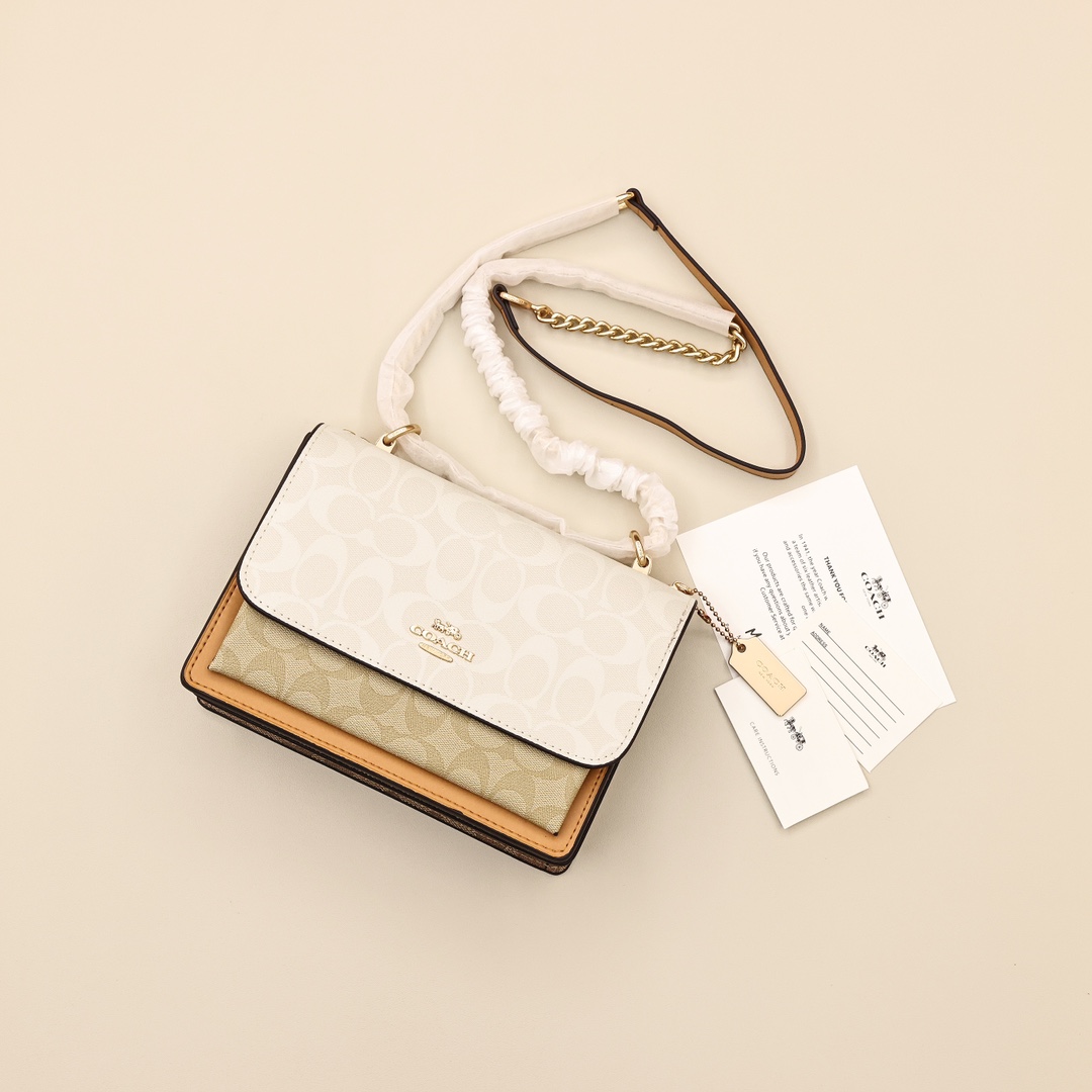 蔻驰风琴包💰300(原单)
可盐可甜的Klare,可以说是蔻驰开挂的一款,拼色设计自蒂高级感,斜挎 单肩 流浪包的背法都可以,隔层多收纳方便,日常通勤 逛街 出门玩都没问题。
规格:22*16*7cm