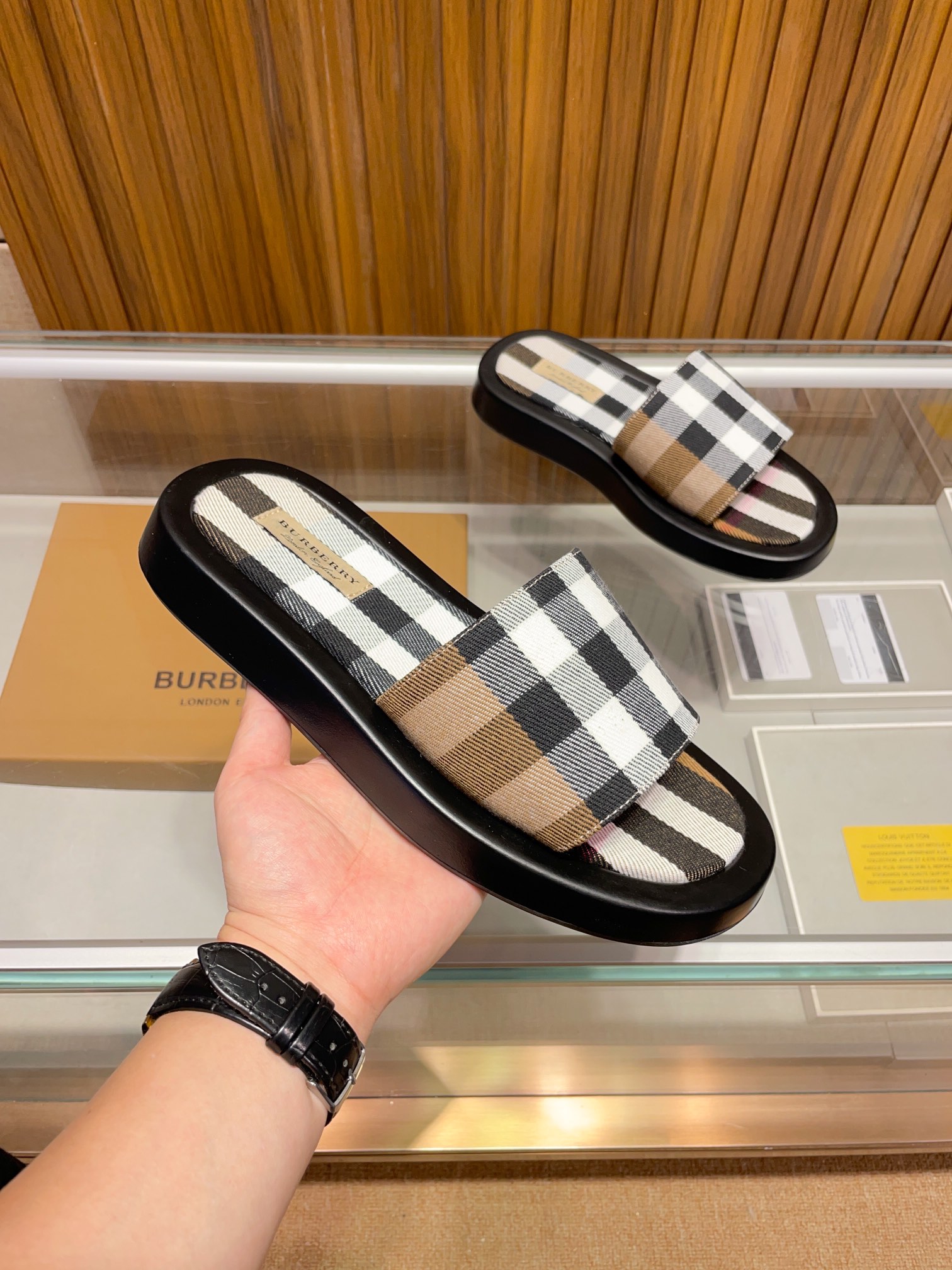 [B familia *] P:.Tamaño: 38 a 45.Burberry zapatillas de los hombres clásicos, boutique de gama alta,
