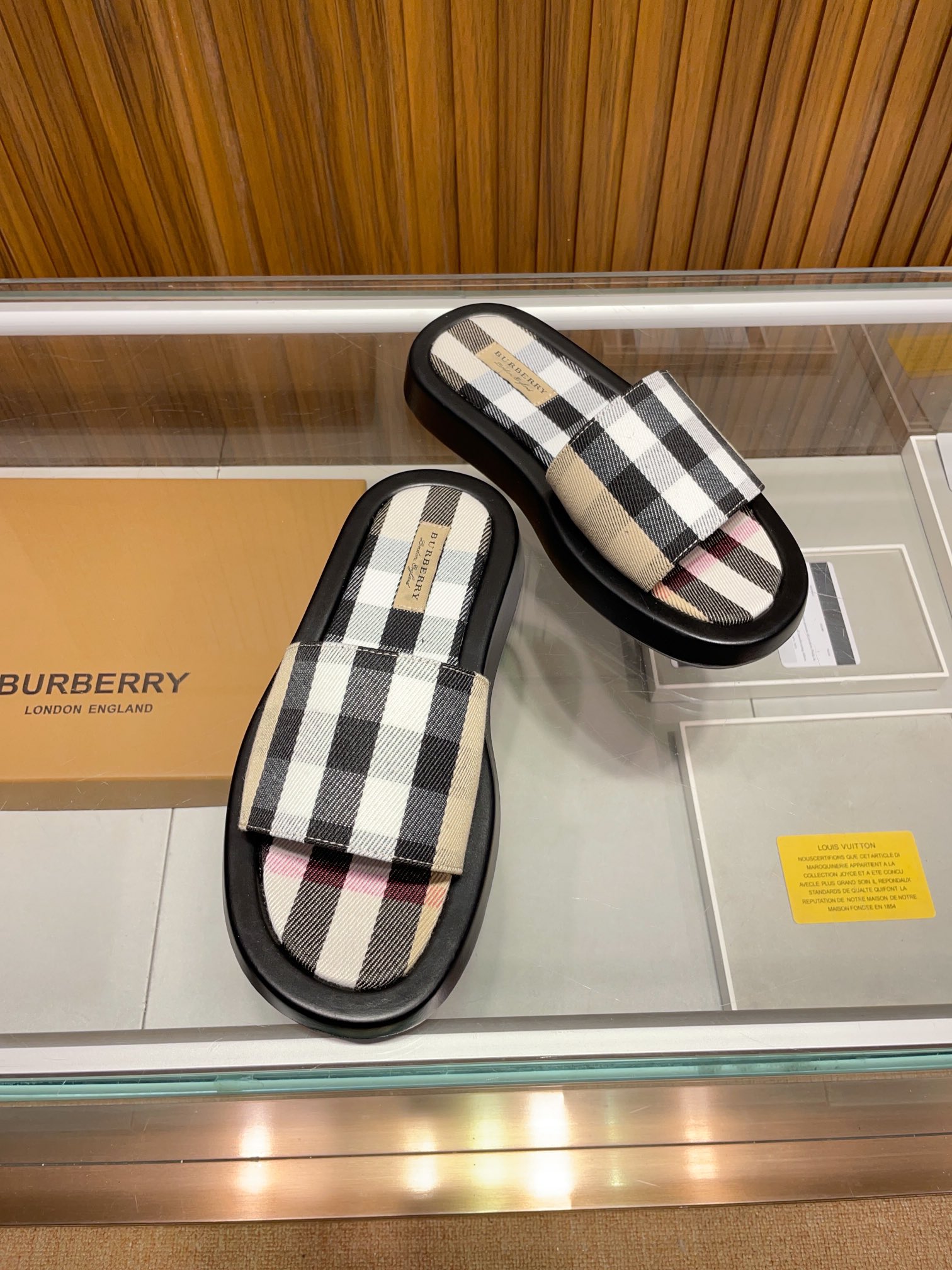 [B familia *] P:.Tamaño: 38 a 45.Burberry zapatillas de los hombres clásicos, boutique de gama alta,