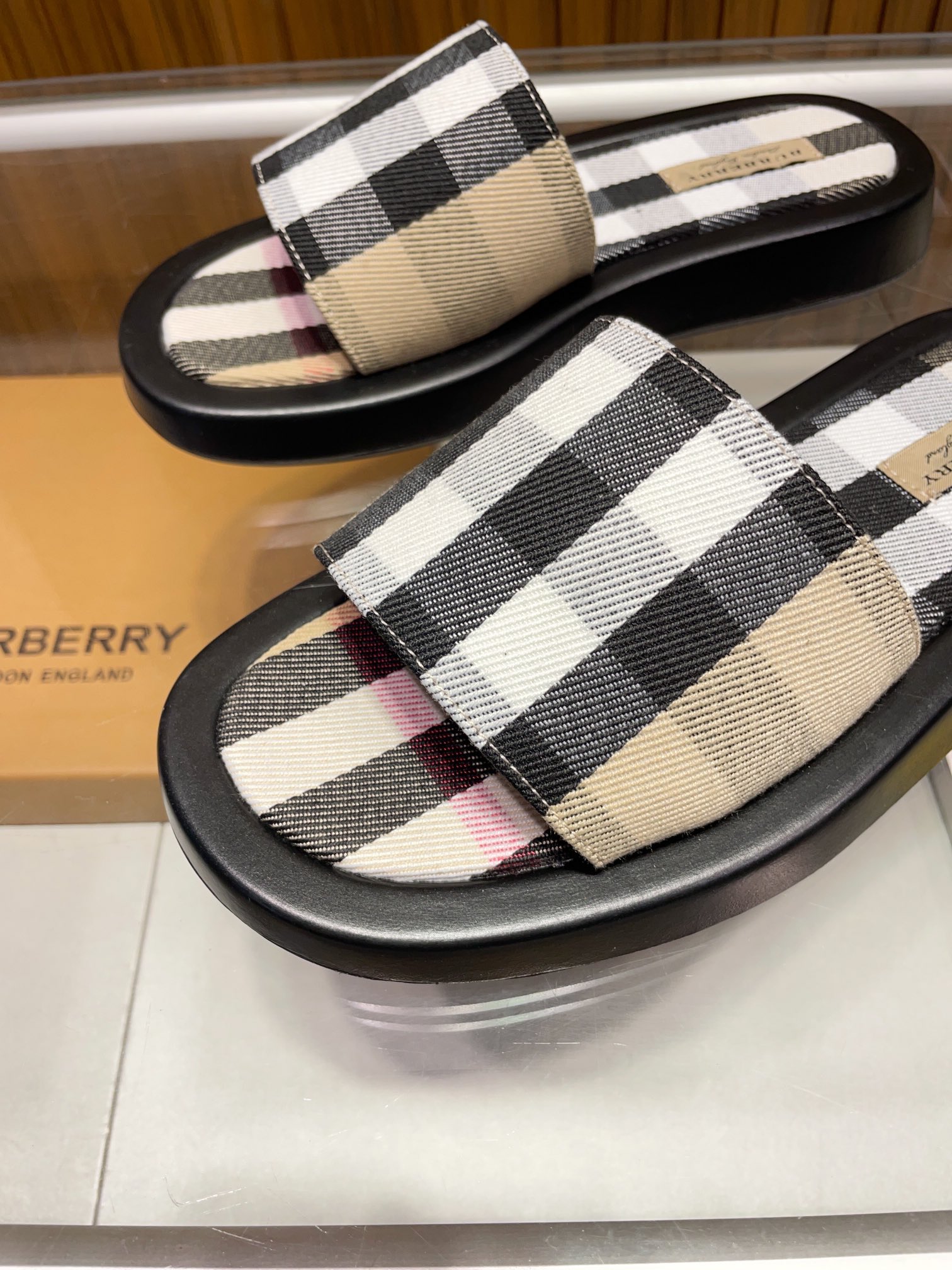 [B familia *] P:.Tamaño: 38 a 45.Burberry zapatillas de los hombres clásicos, boutique de gama alta,