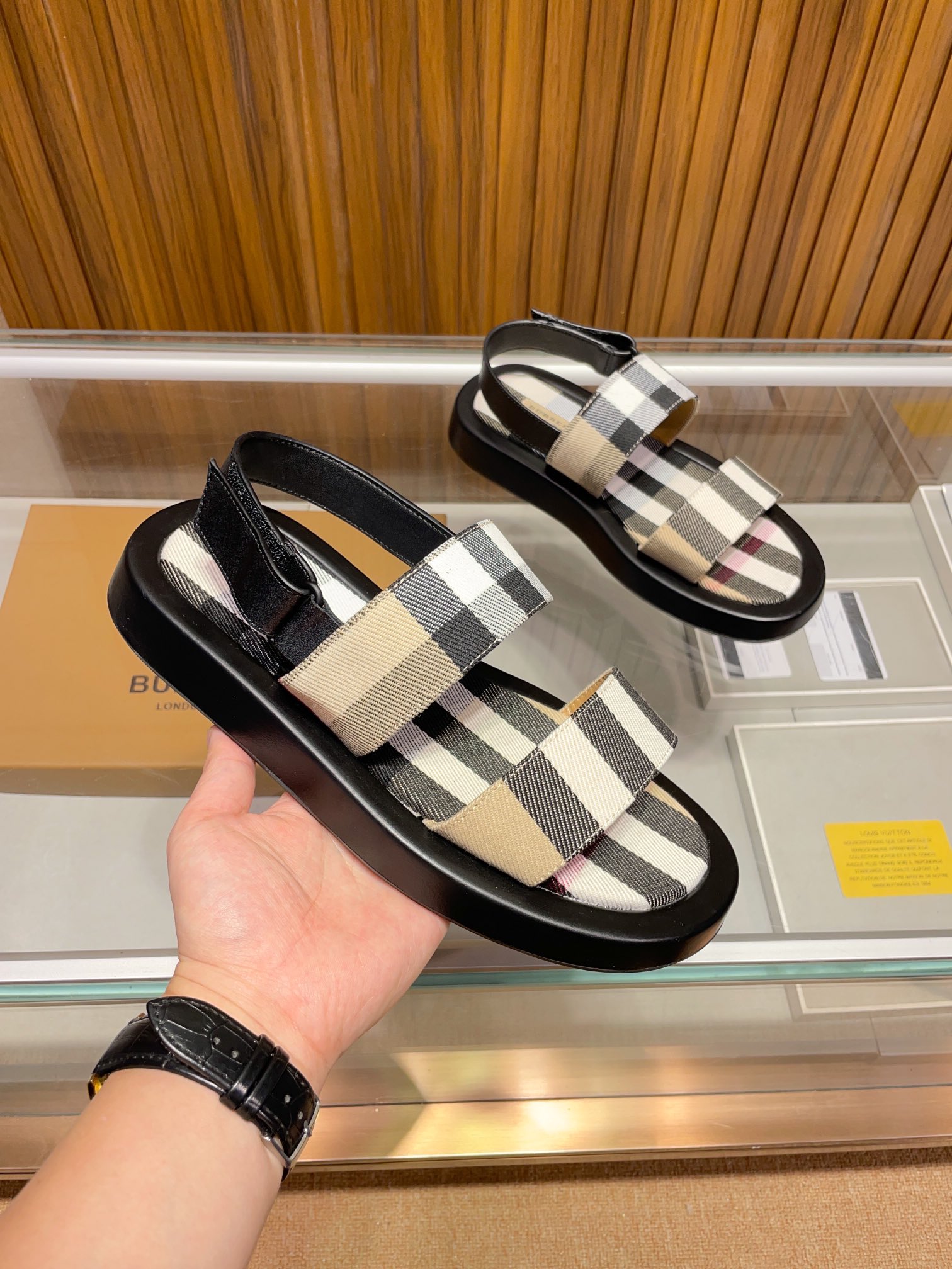 [B familia *] P:.Tamaño: 38 a 45.Burberry zapatillas de los hombres clásicos, boutique de gama alta,