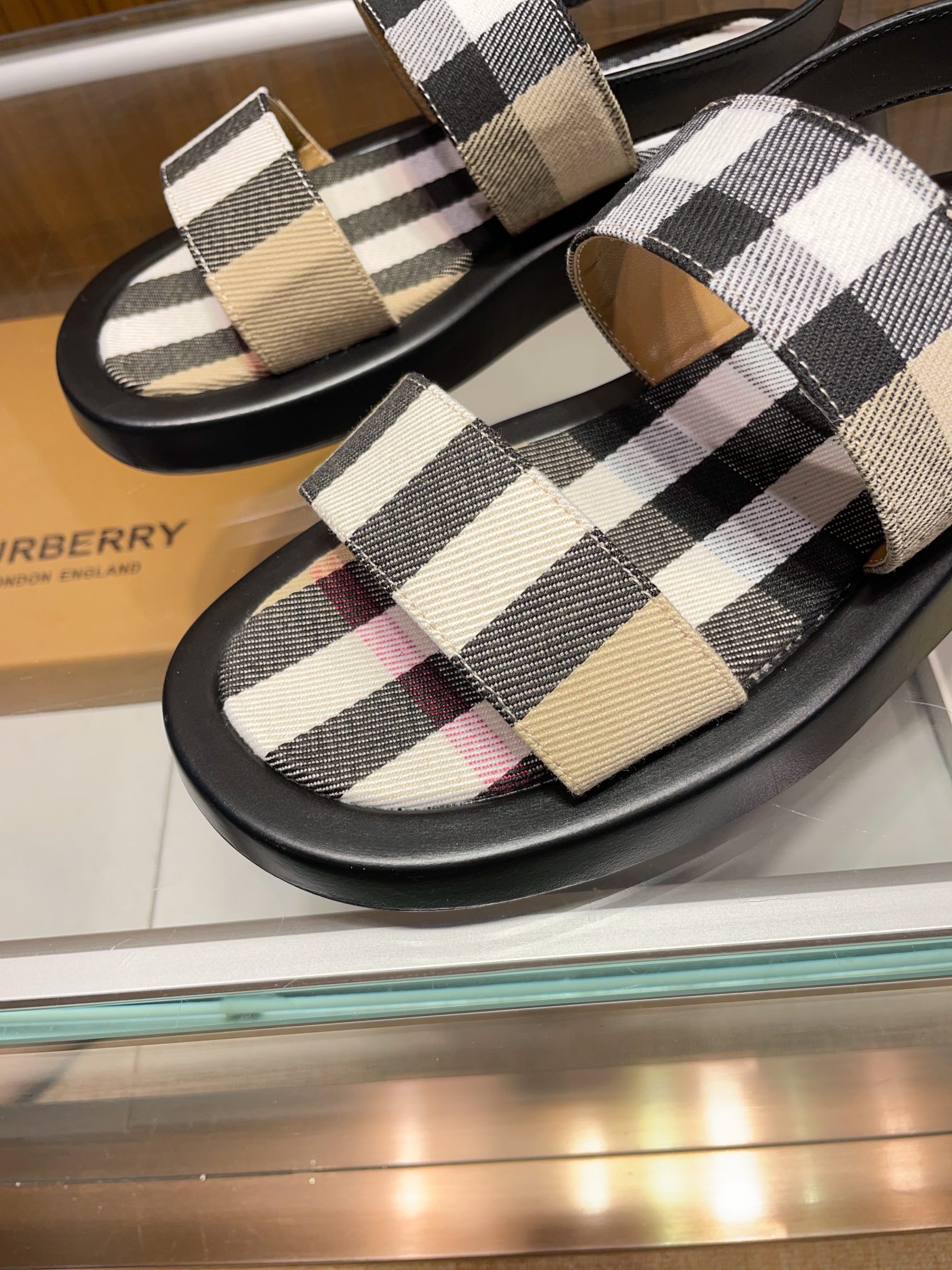 [B familia *] P:.Tamaño: 38 a 45.Burberry zapatillas de los hombres clásicos, boutique de gama alta,