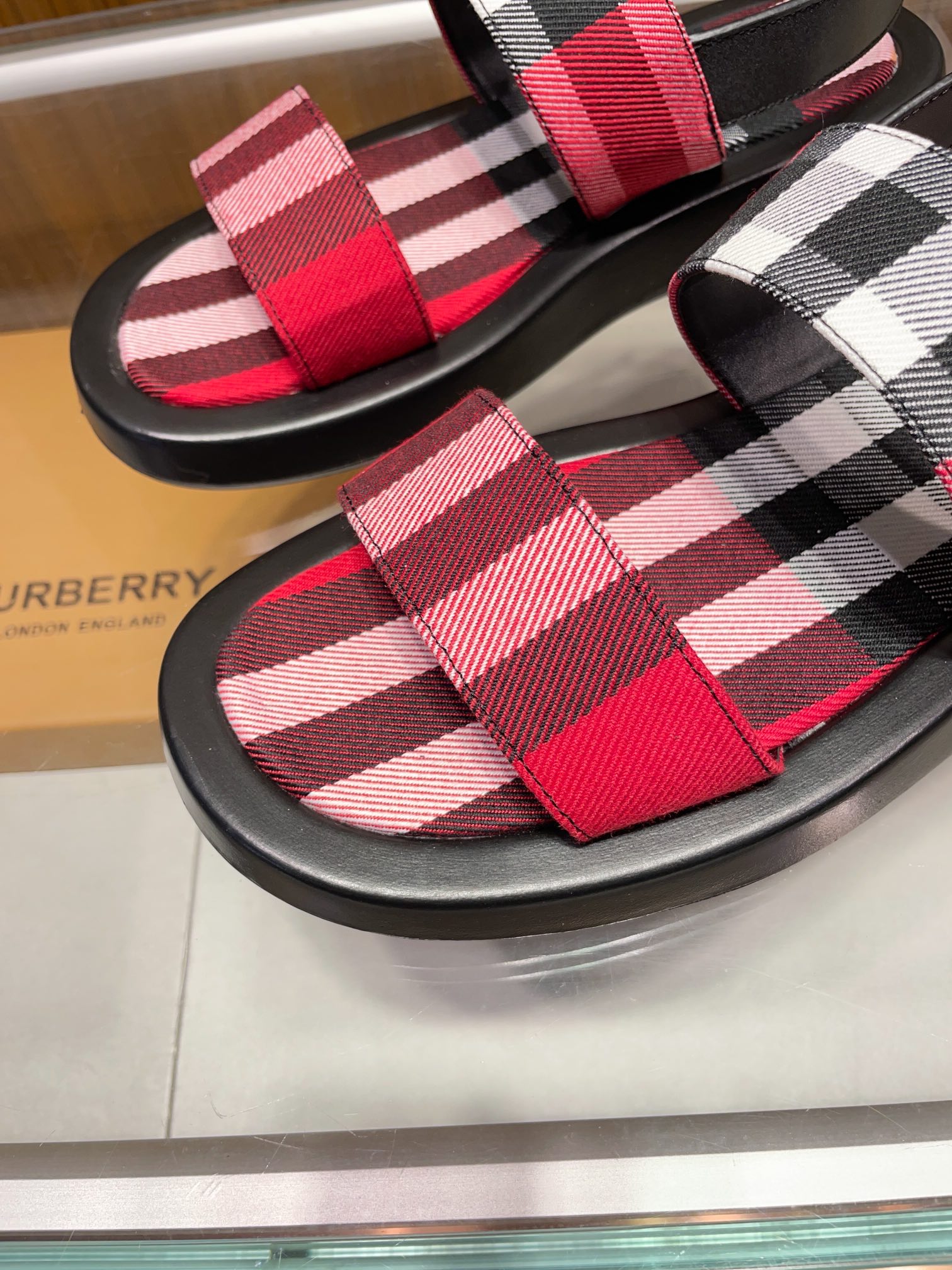 [B familia *] P:.Tamaño: 38 a 45.Burberry zapatillas de los hombres clásicos, boutique de gama alta,