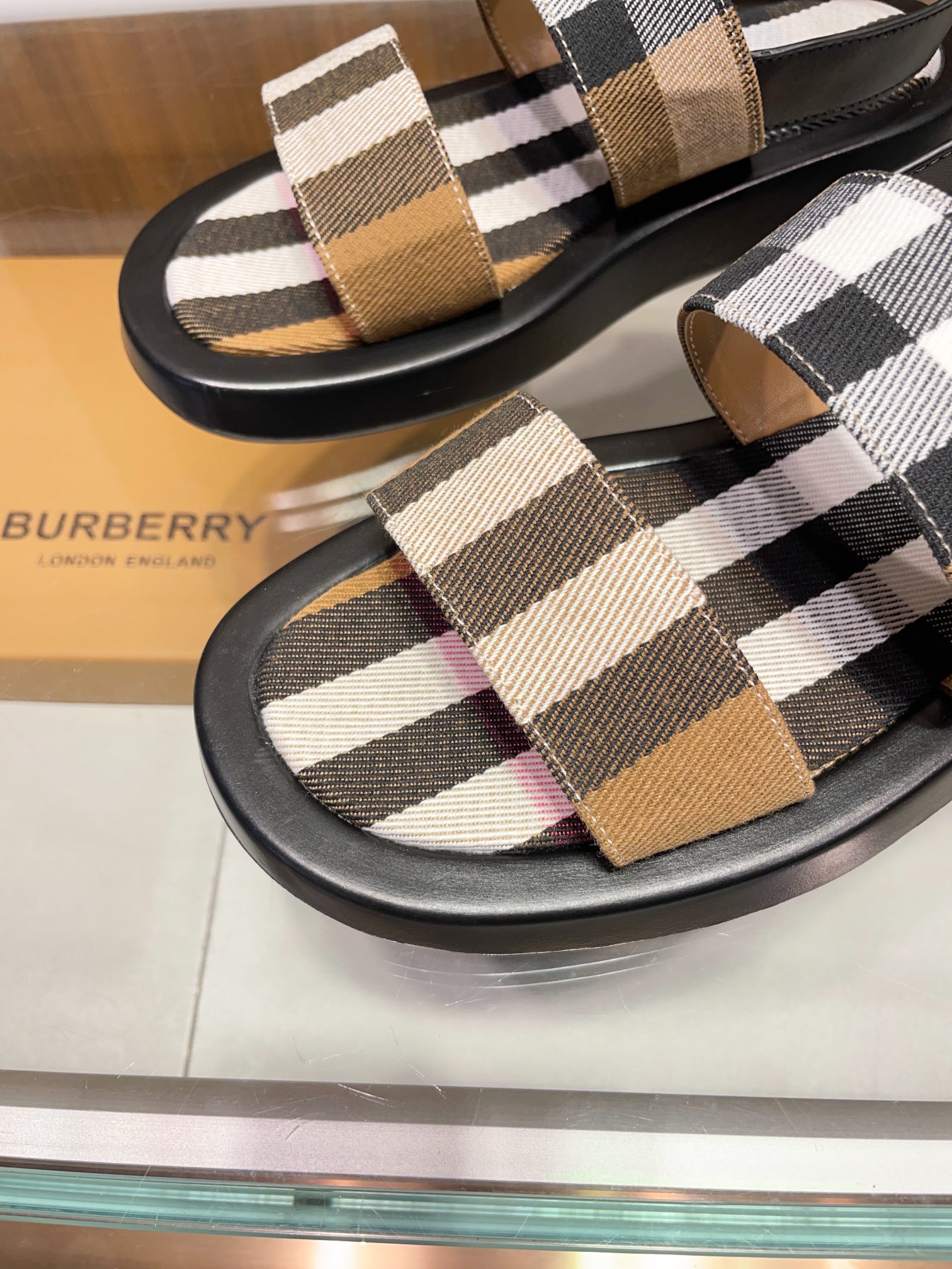 [B familia *] P:.Tamaño: 38 a 45.Burberry zapatillas de los hombres clásicos, boutique de gama alta,