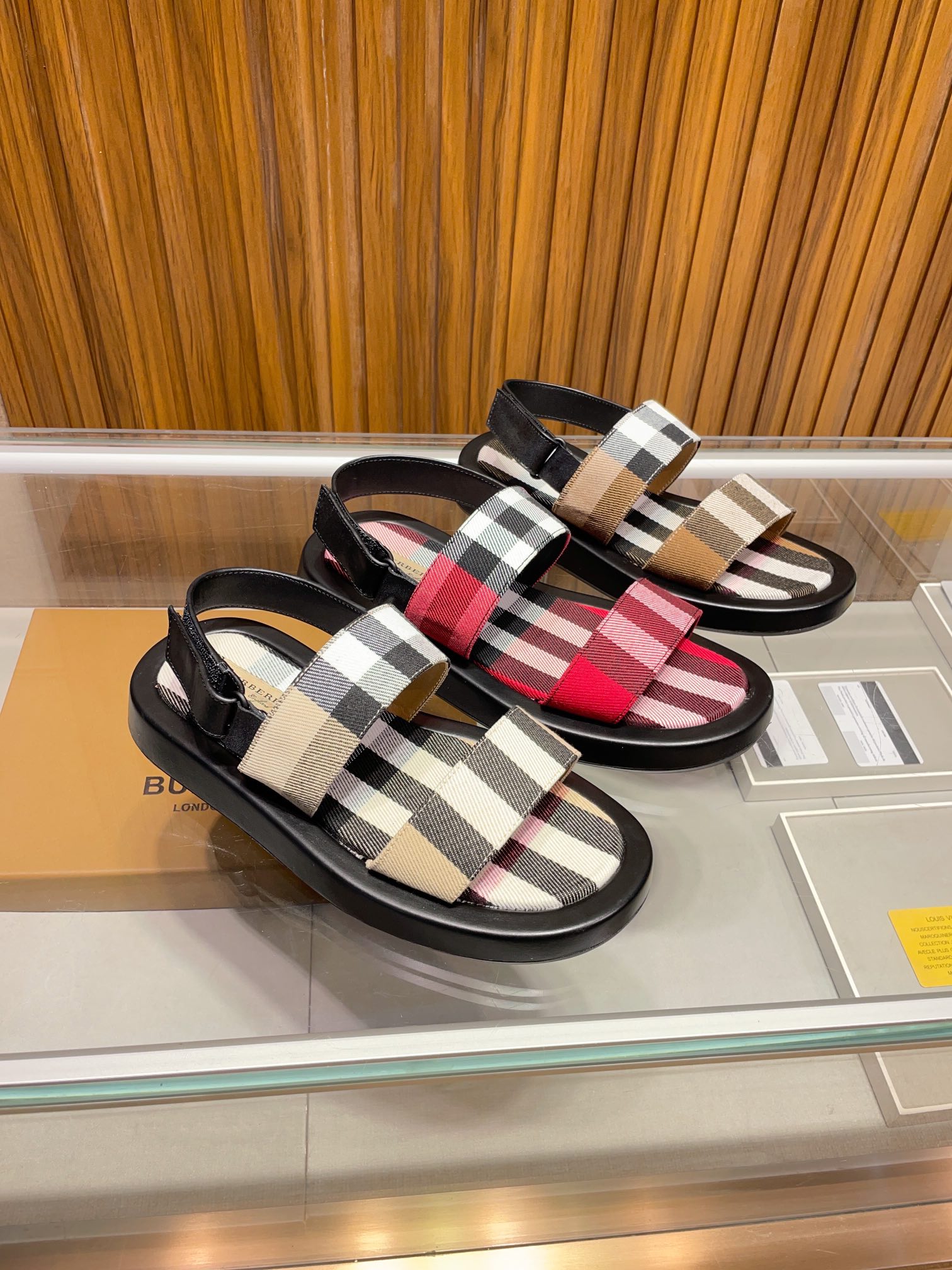 [B familia *] P:.Tamaño: 38 a 45.Burberry zapatillas de los hombres clásicos, boutique de gama alta,