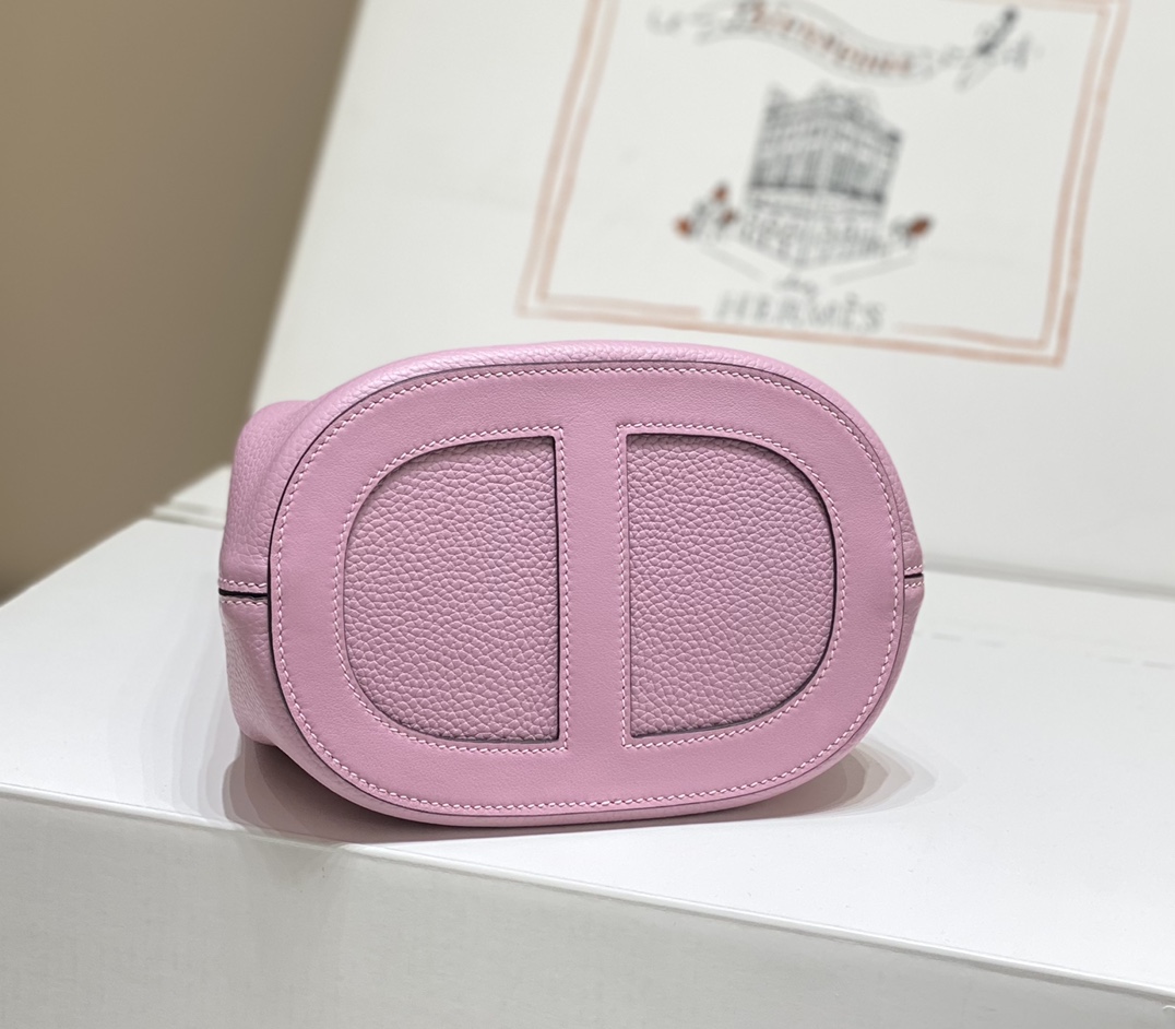 Hermès Luxury Handbag Collection 3