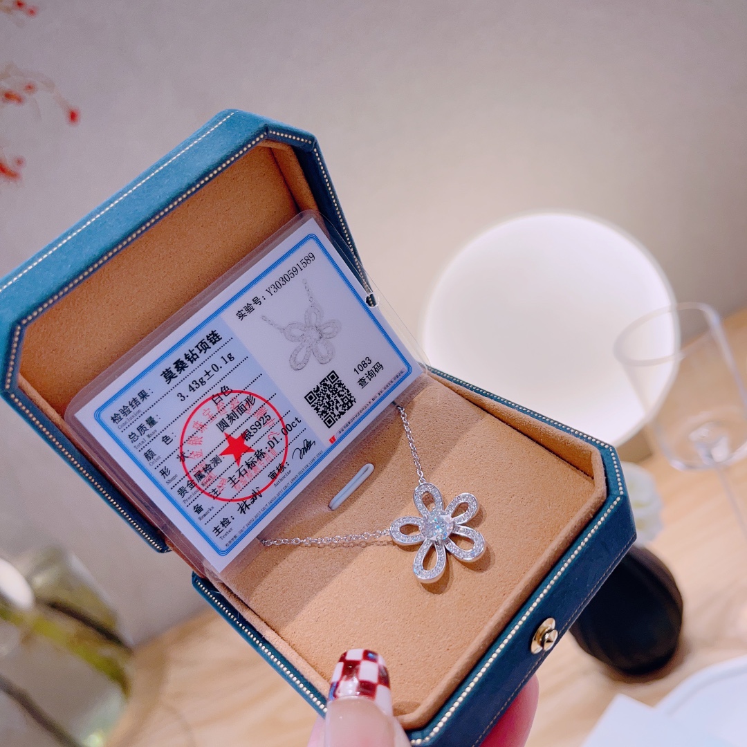 遊び心純銀モアッサナイトネックレスシルバー 記念日