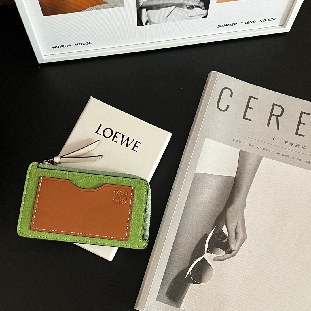 Loewe Wholesale
 Wallet Card pack