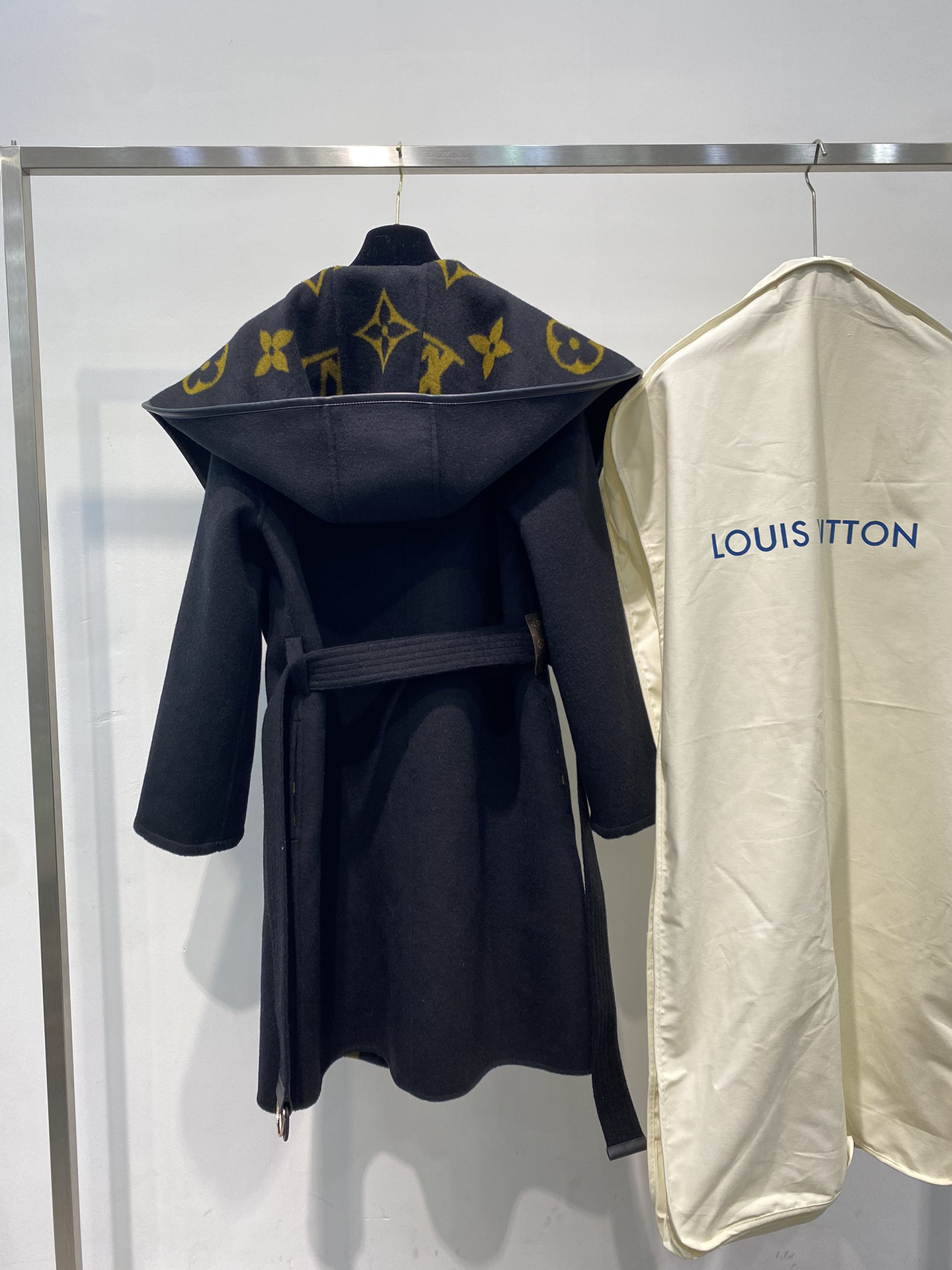 [Cashmere Coats, Furs]Ingredients: 99 wool 1 mulberry silk Size: 36 38 40